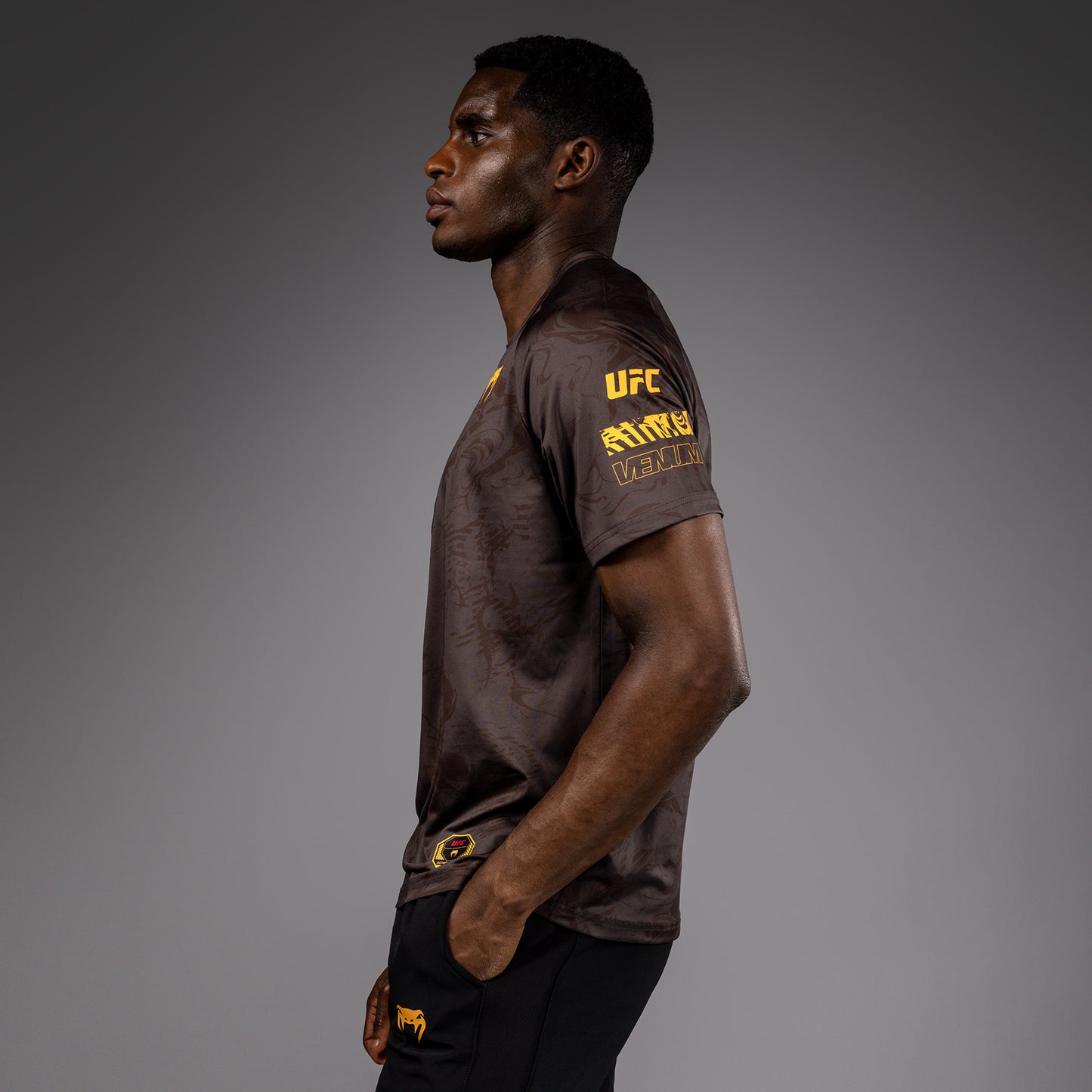 UFC Fusion by Venum Fight Week Camiseta Dry-Tech para Hombre - Marrón tierra