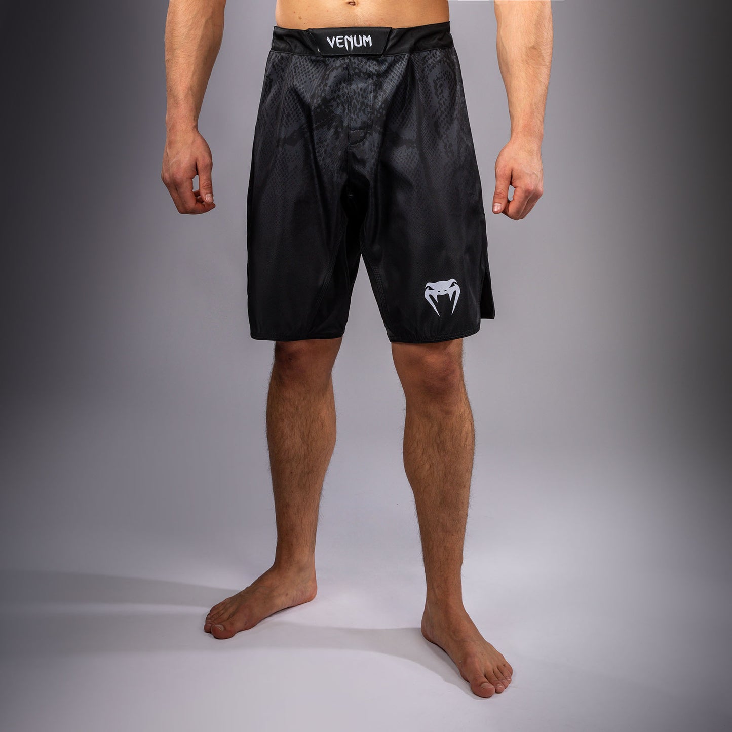 Venum Black Viper Short de Combate – Negro