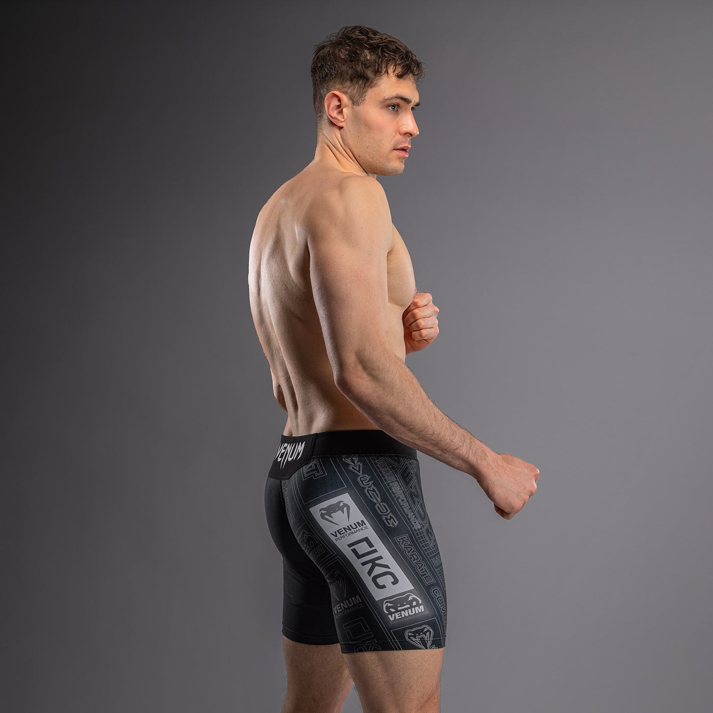 Karate Combat by Venum Short de Compresión – Negro/Gris