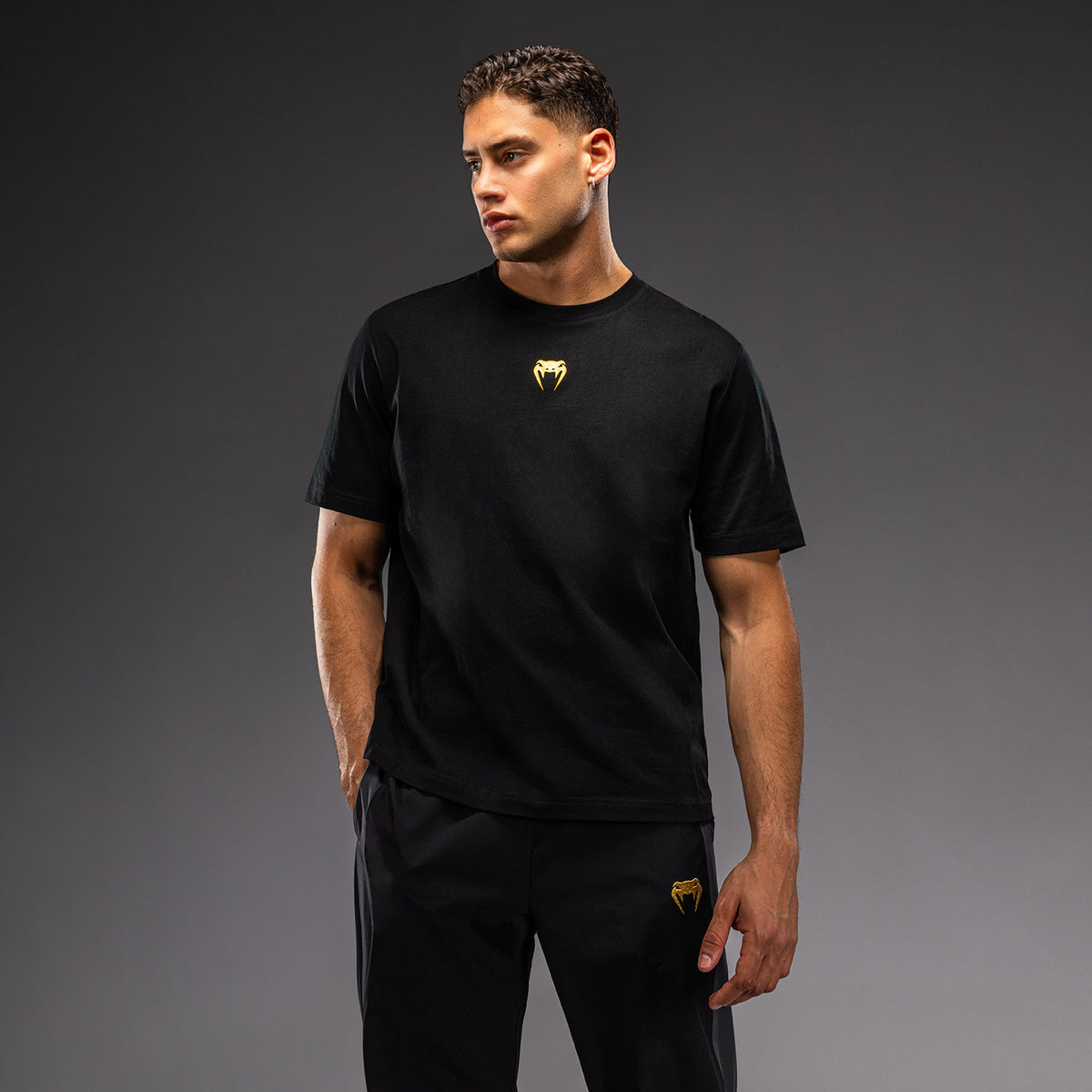 Venum Essential Camiseta de algodón - Negro/Dorado