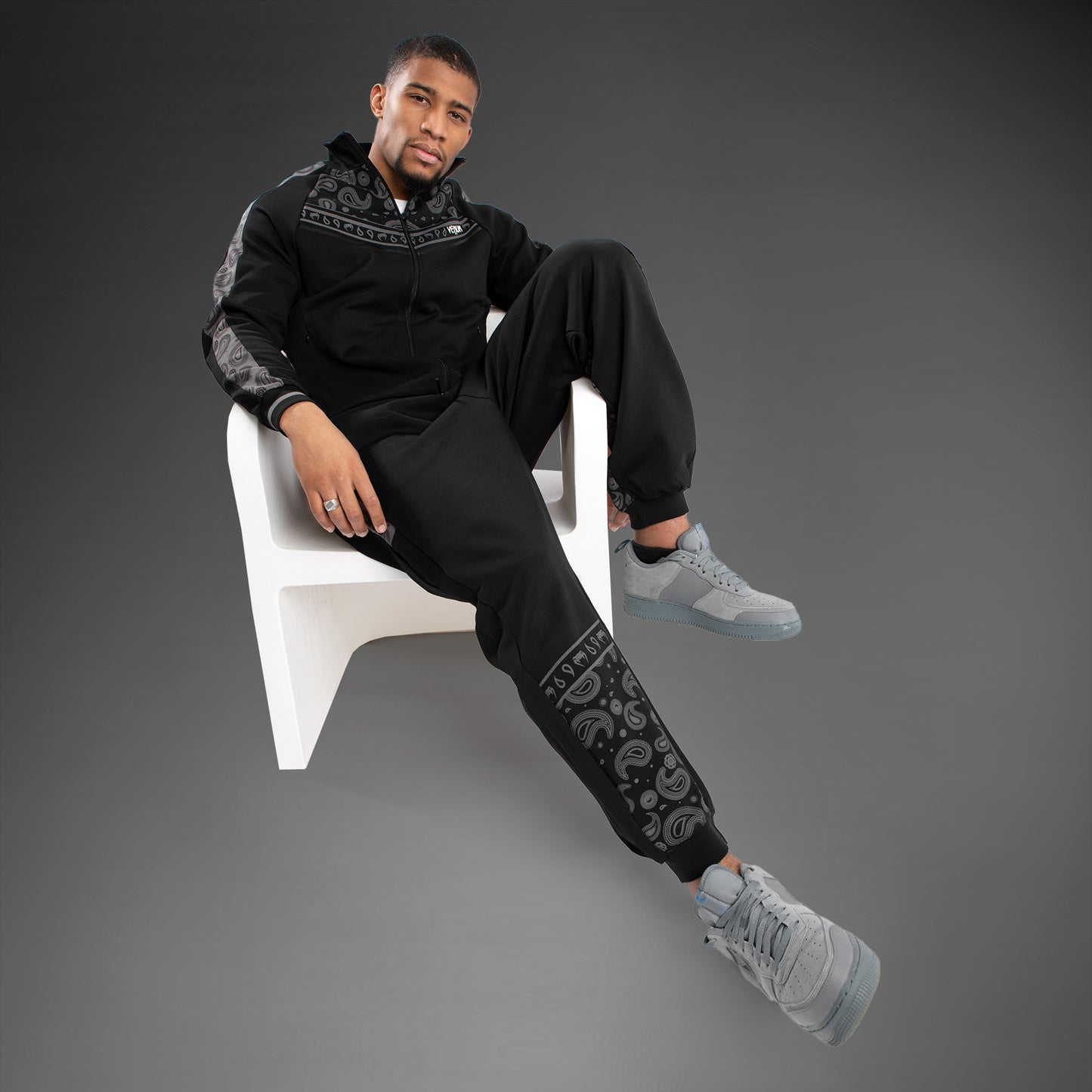 Chaqueta de chándal Venum Cali 34 -  Oversize- Negro