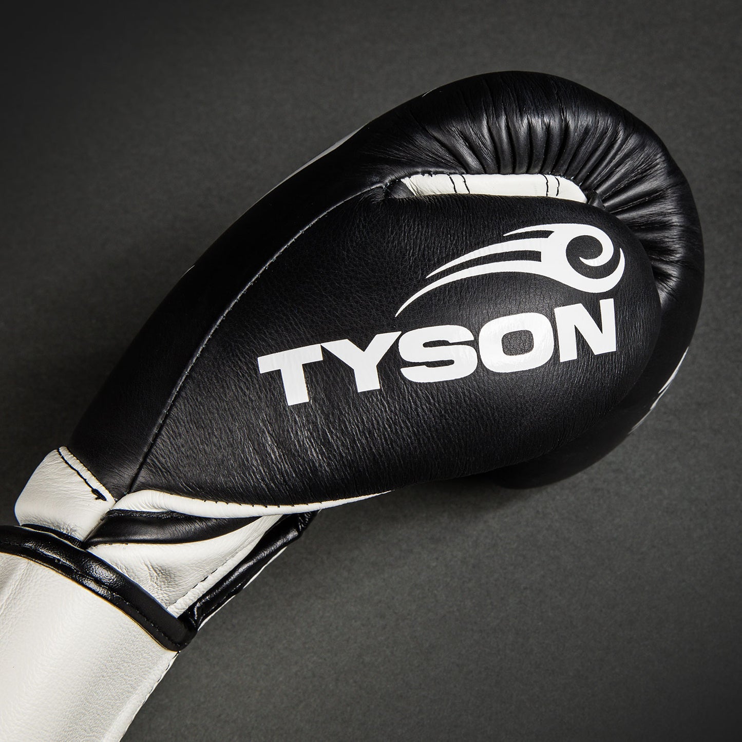 Venum Giant 2.0 Mike Tyson Pro Guantes de Boxeo - Negro Profundo/Blanco Óptico
