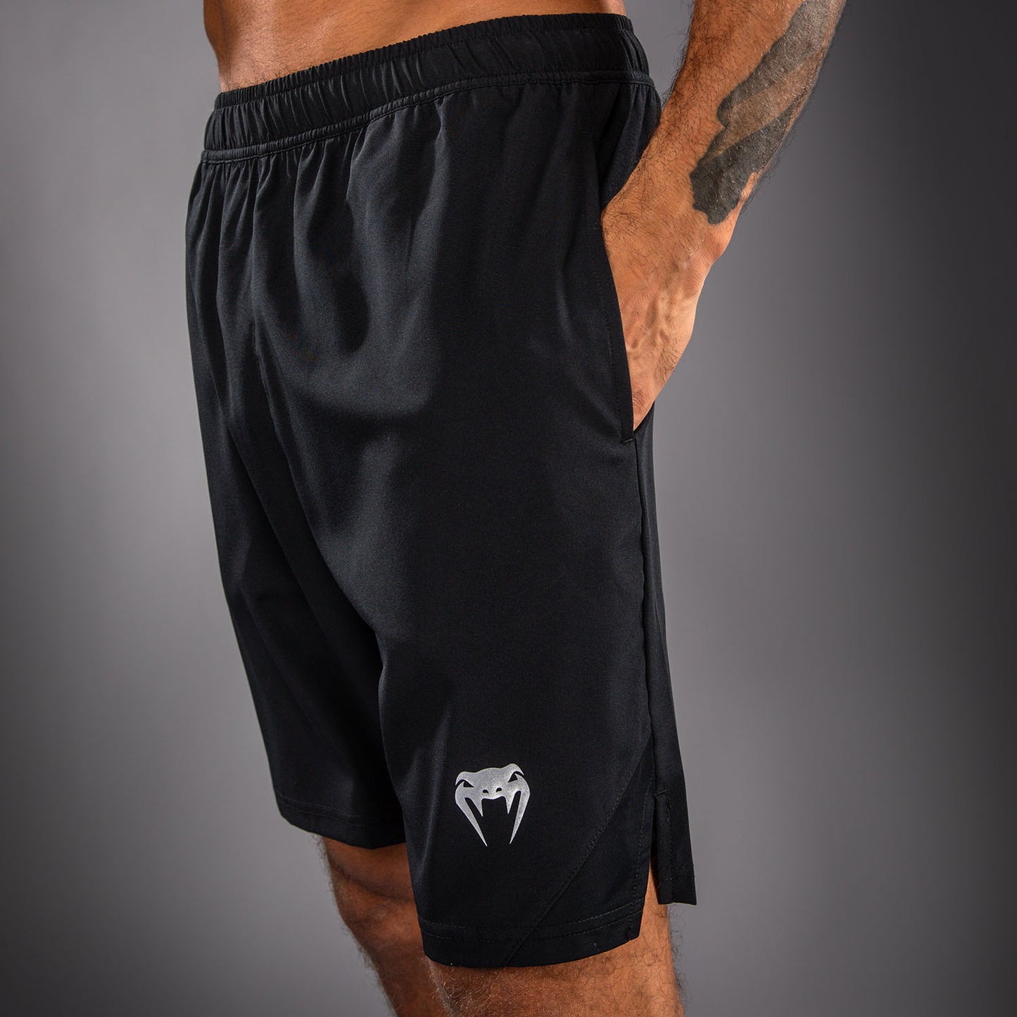 Venum Contender Shorts de entrenamiento - Negro/Plateado
