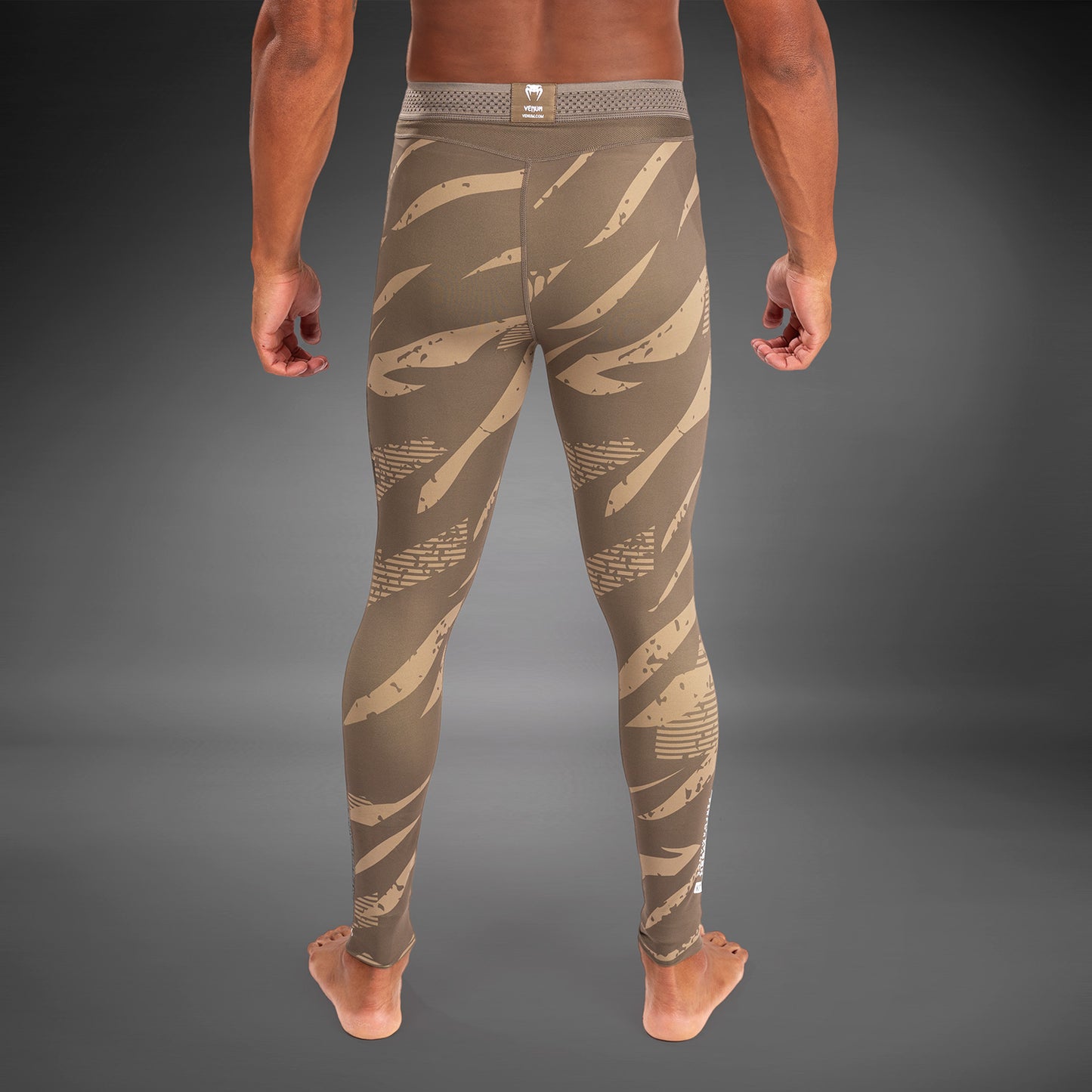 UFC Adrenaline By Venum Fight Week Performance Malla para Hombre - Desert Camo