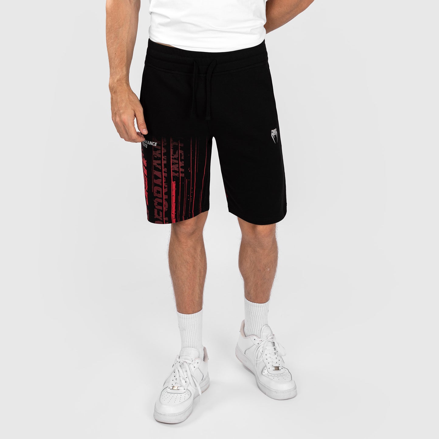 UFC Venum Performance Institute 2.0 Pantalón Corto de Algodón para Hombre - Negro/Rojo