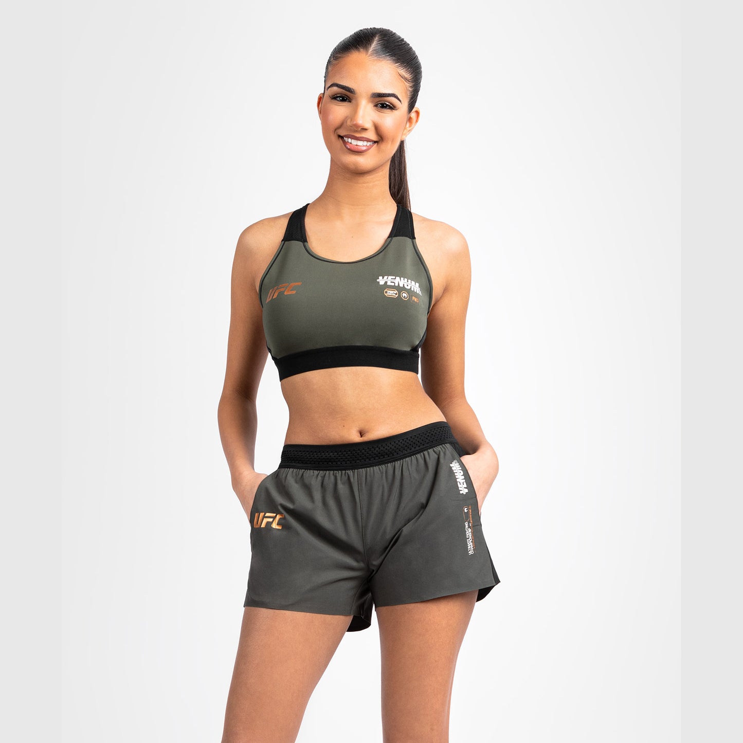 UFC Adrenaline by Venum Fight Week Short Performance para Mujer - Caqui