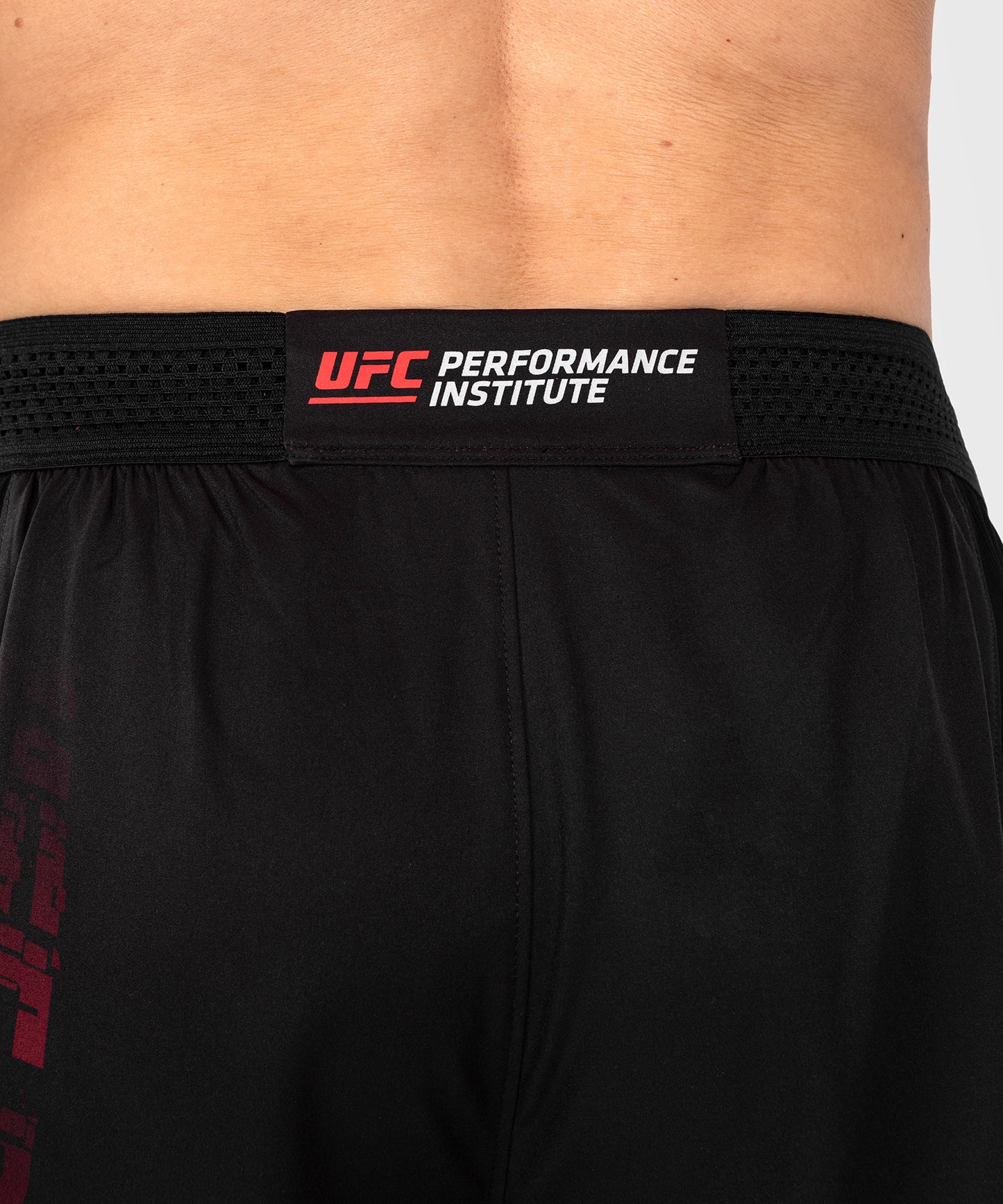 UFC Venum Performance Institute 2.0 Pantalones cortos de alto rendimiento para Hombre - Negro/Rojo