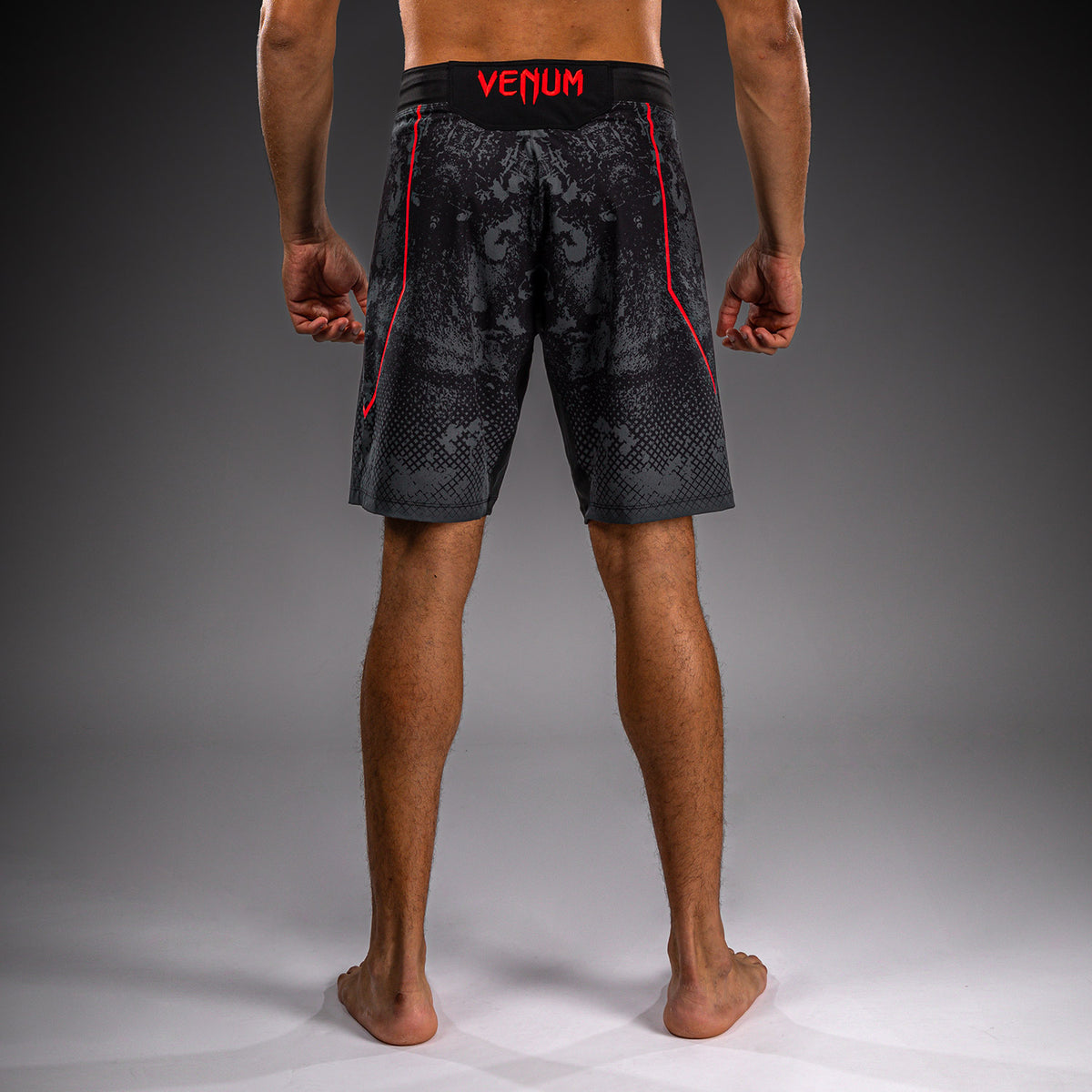 Venum x Batman Fightshorts - Negro/Gris/Rojo