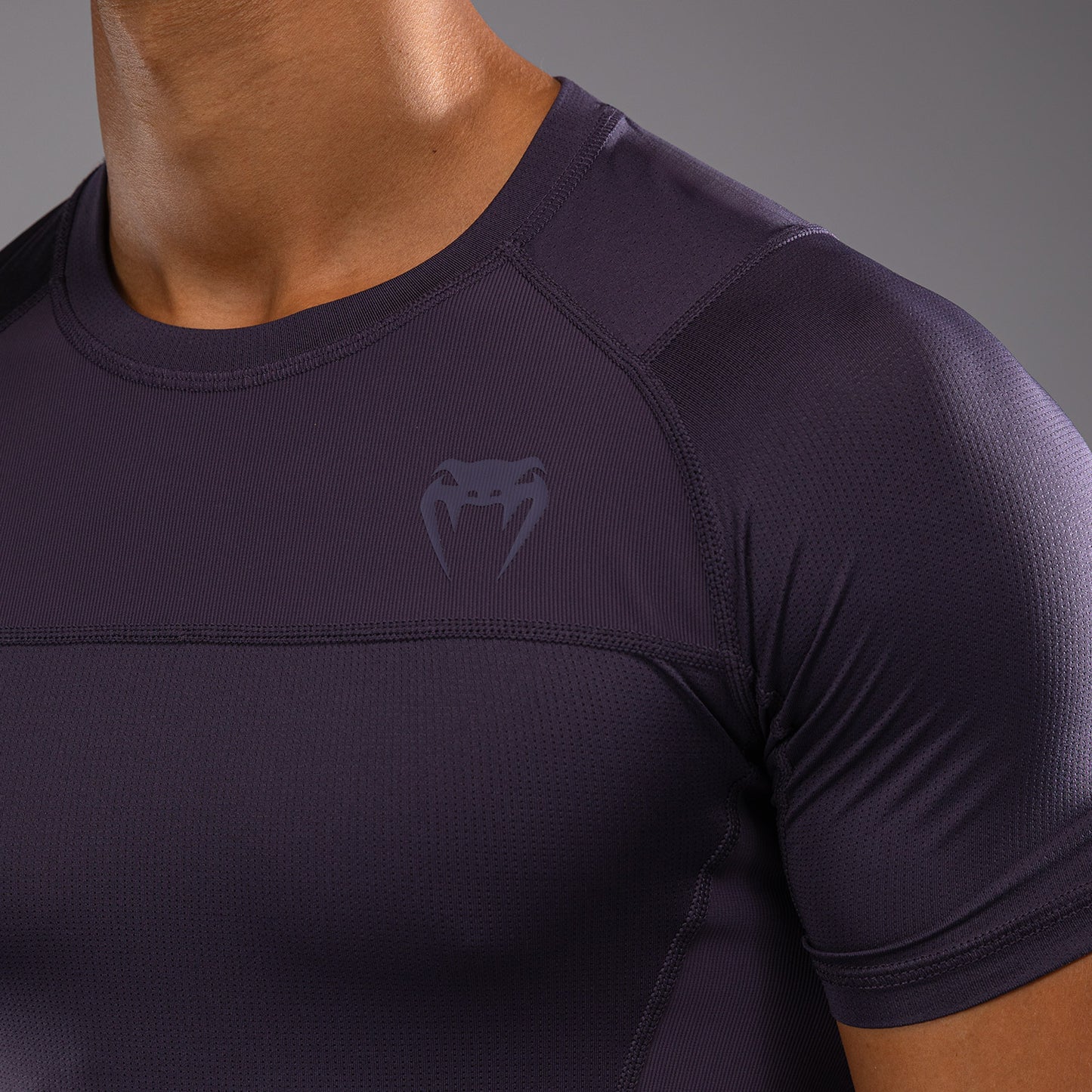 Venum G-Fit Air Rashguard de Manga Corta para Hombre - Púrpura Profundo
