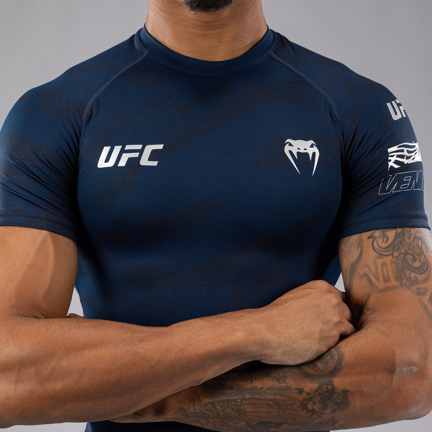 UFC Fusion by Venum Fight Week Rashguard de Manga Corta de Rendimiento para Hombre - Azul oceánico