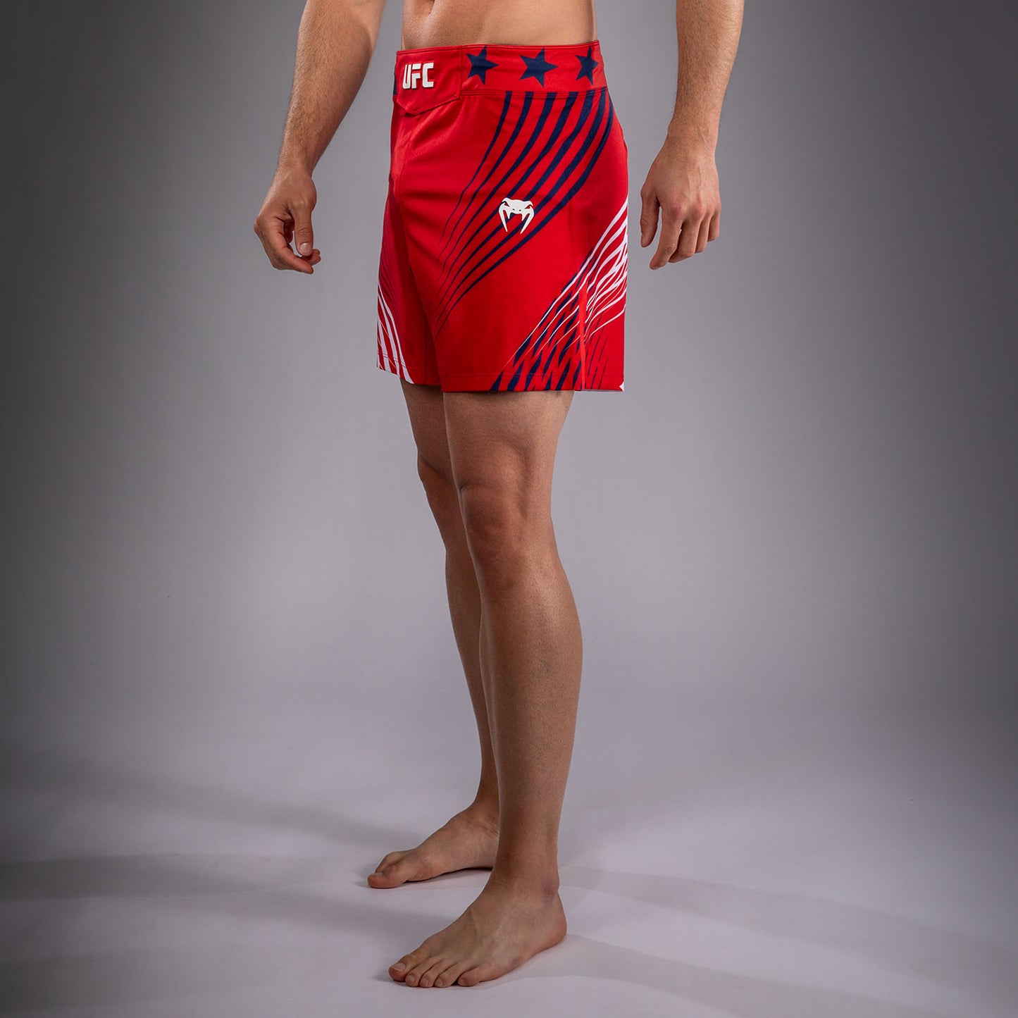 Official UFC Freedom 250 by Venum Authentic Fight Night Fight Shorts de ajuste corto para hombre - Rojo