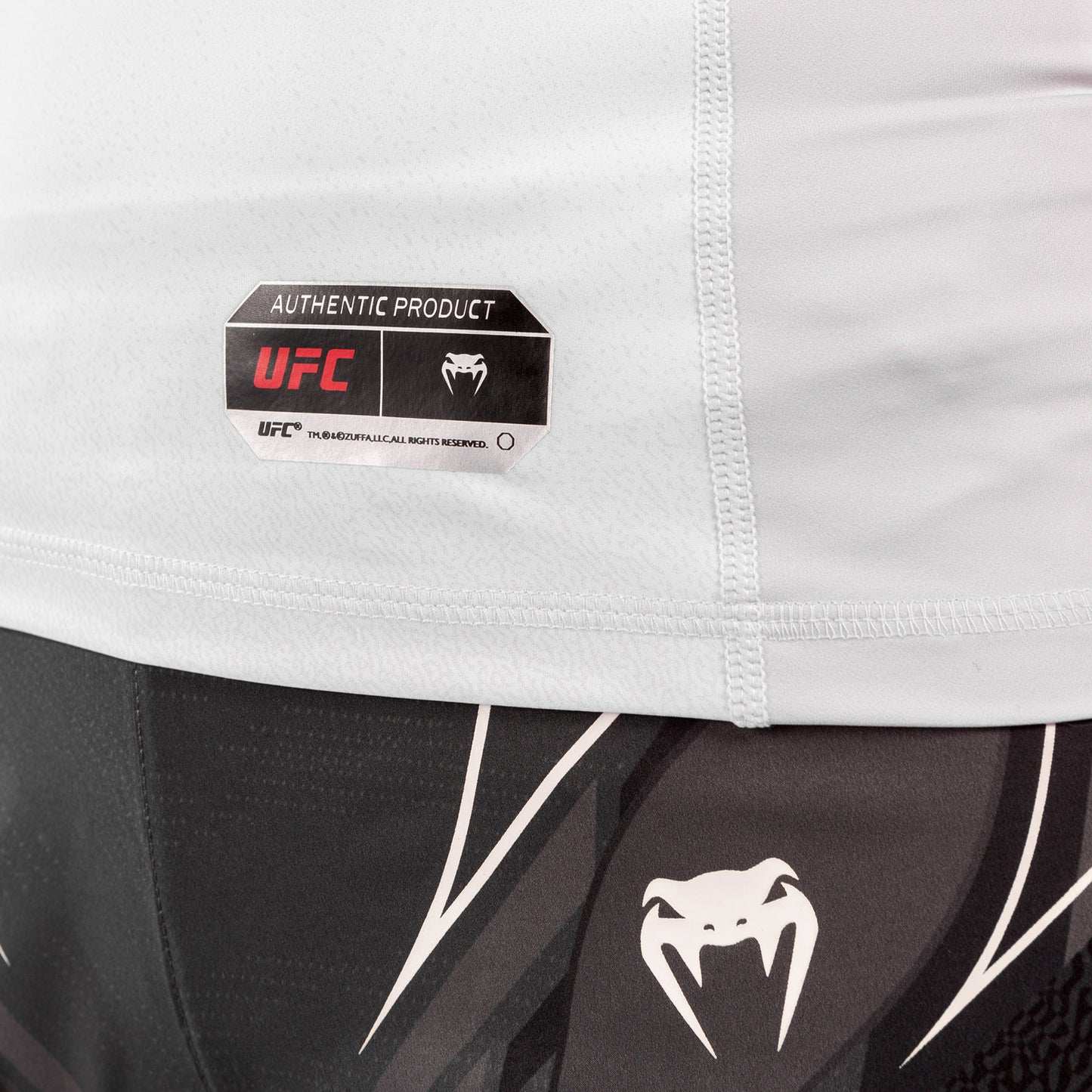 Camiseta De Compresión Para Mujer UFC Venum Authentic Fight Night - Blanco
