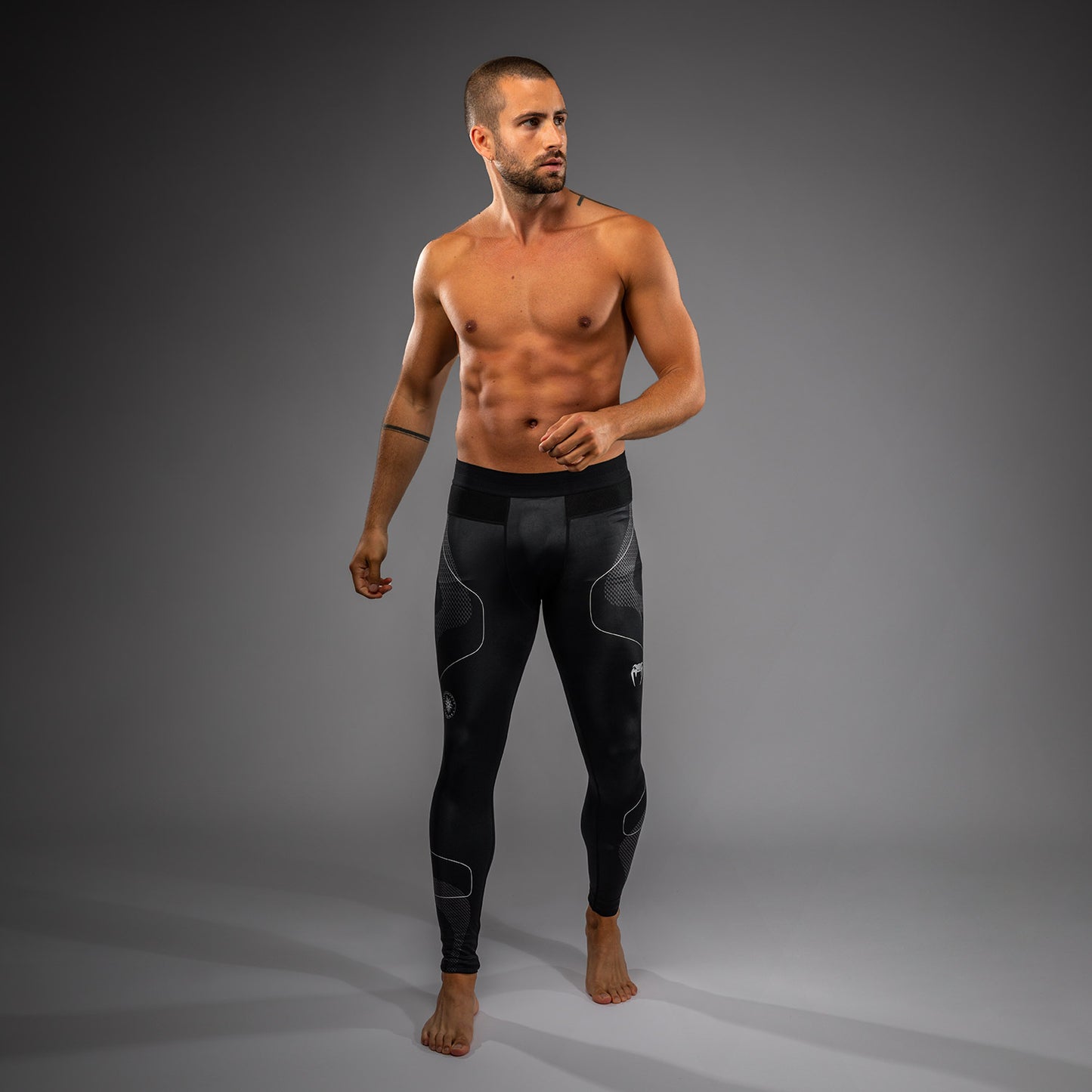 Venum Nexus Pantalones Ajustados – Negro/Plata