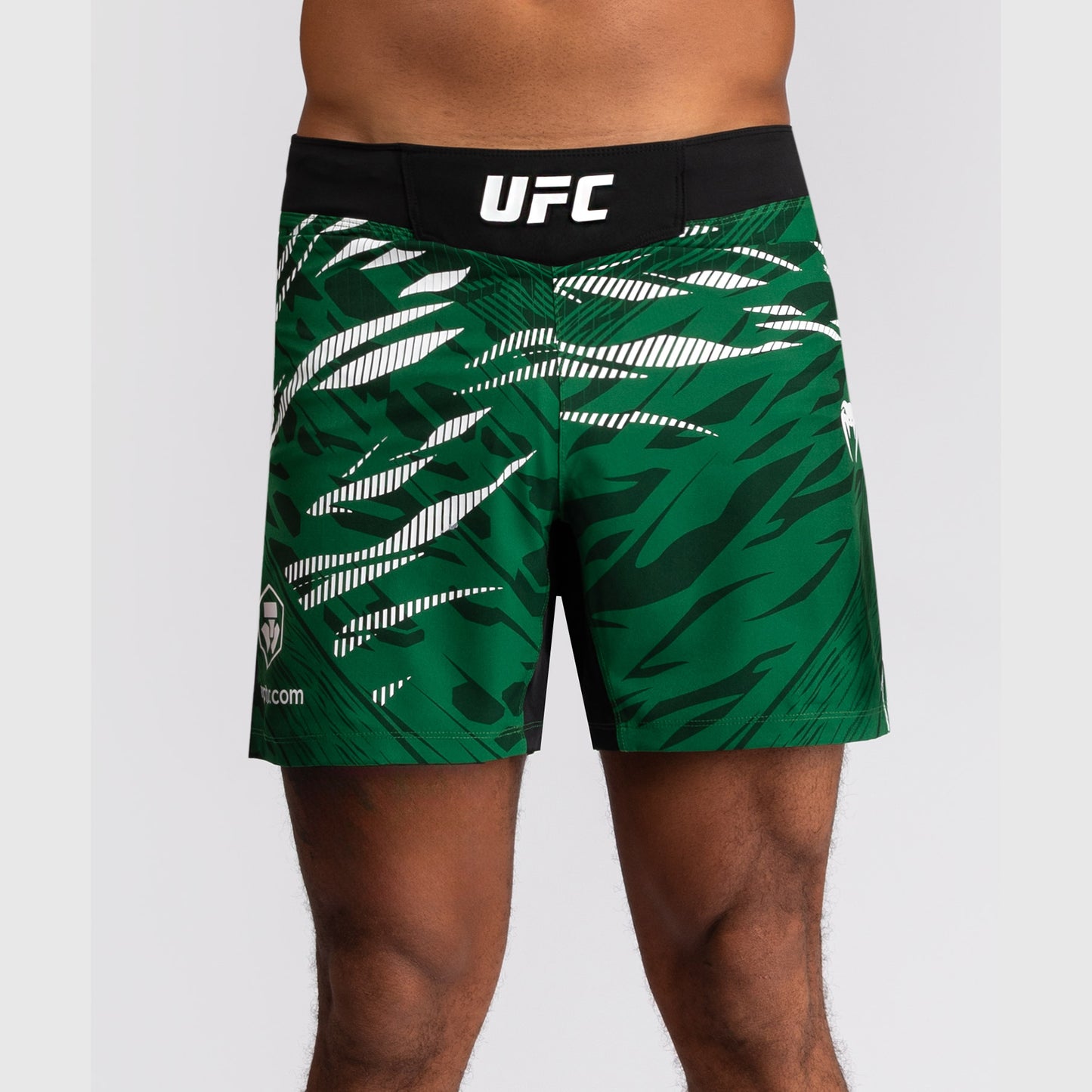 UFC Fusion by Venum Personalizados Authentic Fight Night Shorts de Lucha para Hombre - Ajuste Corto - Verde