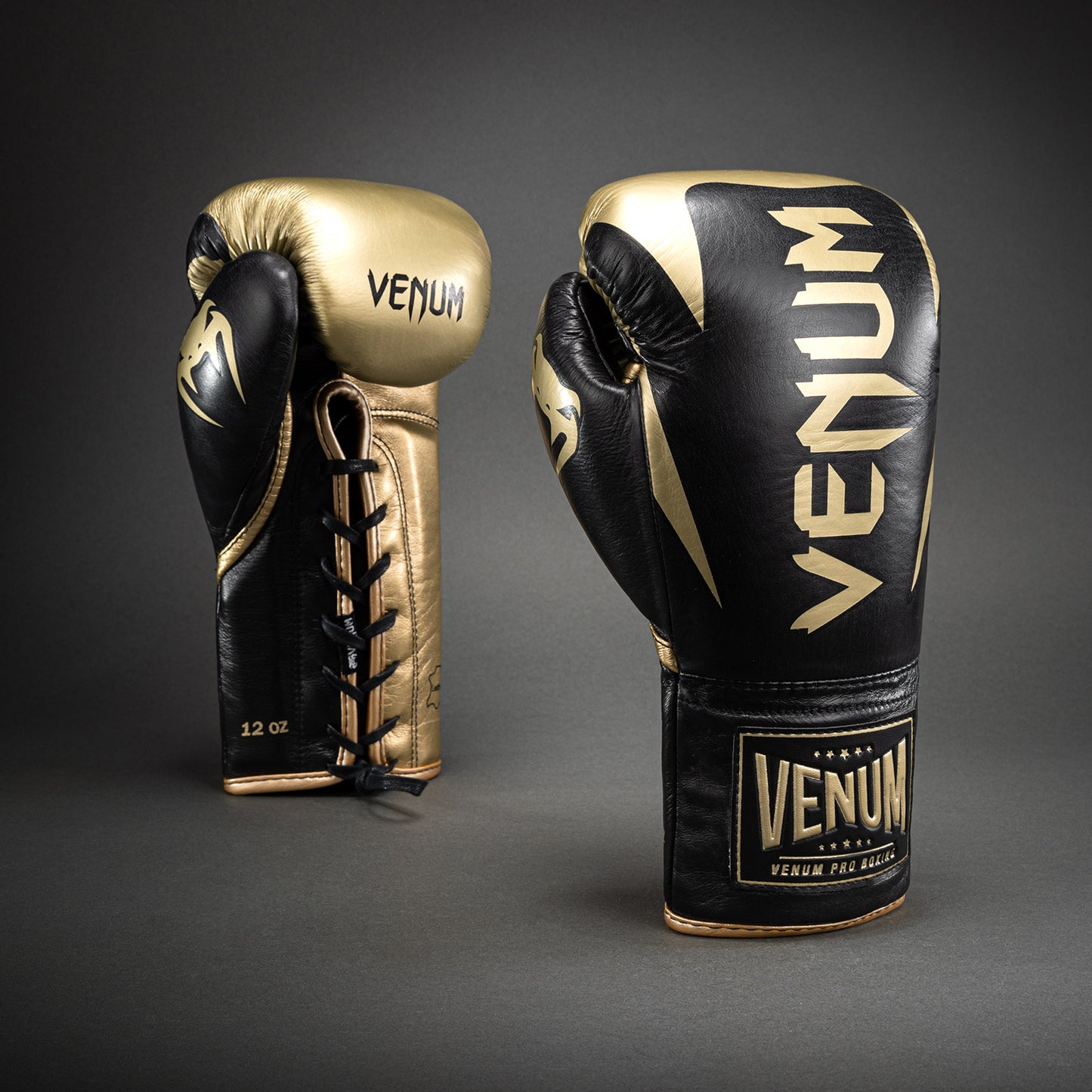 Guantes de boxeo profesionales Venum Hammer con cordones - Negro/Dorado
