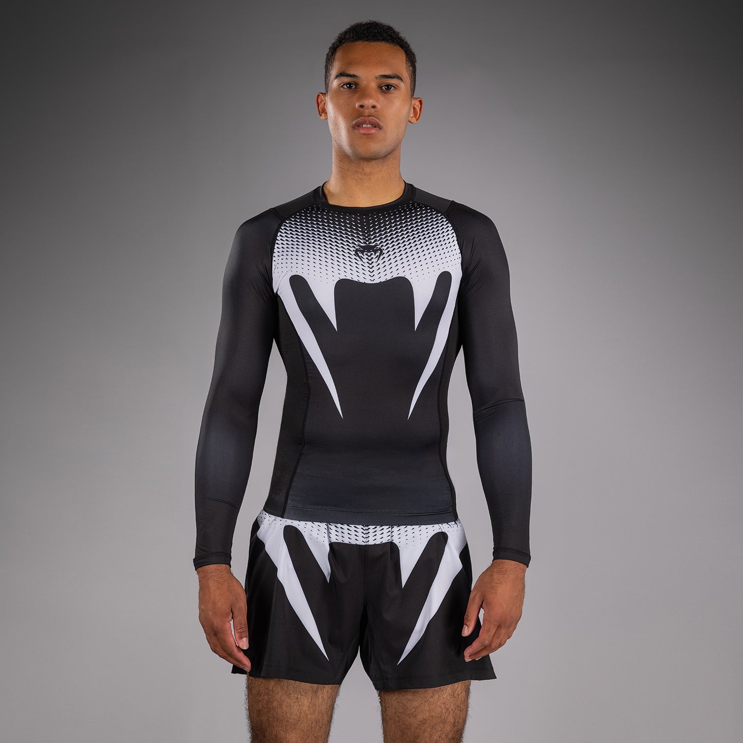 Venum No Gi Rashguards - Negro/Blanco