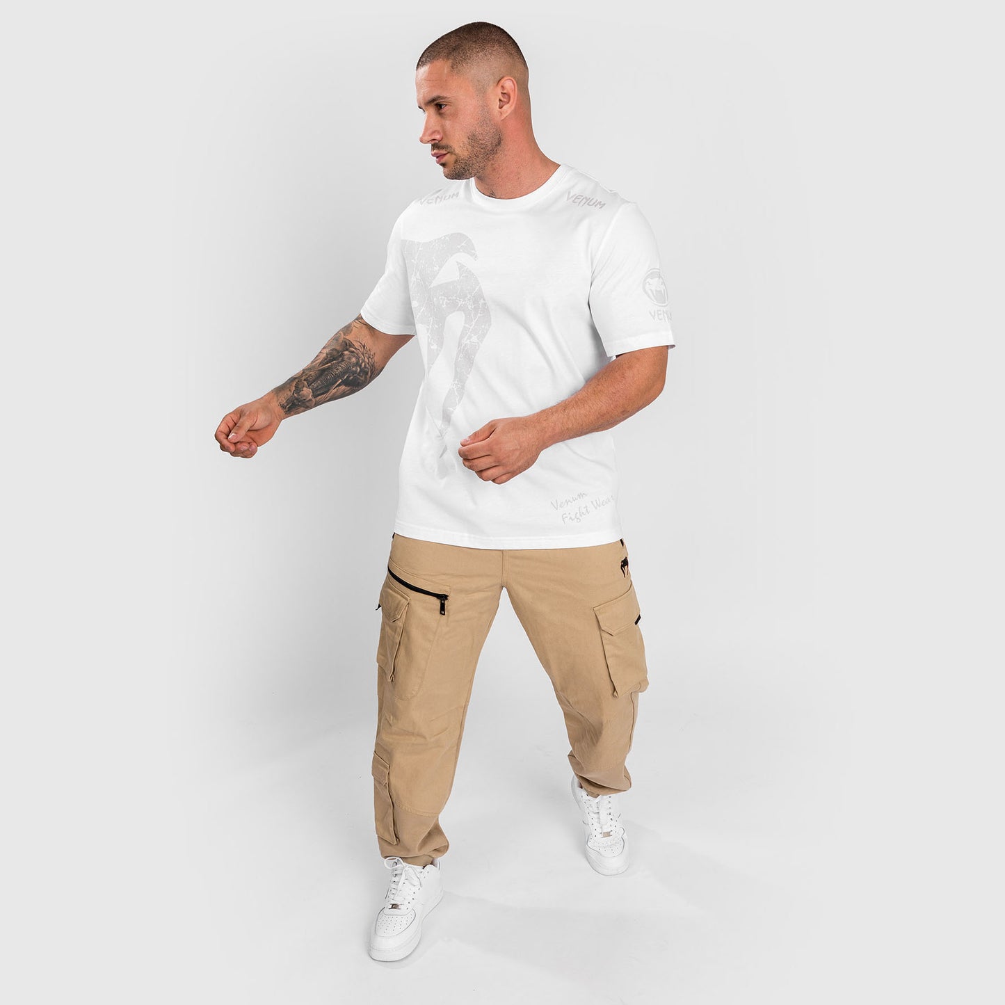 Camiseta Venum Giant Regular Fit - Blanco