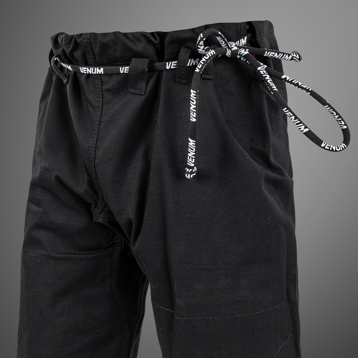 Venum x Assassin’s Creed Shadows BJJ Gi - Borgoña/Negro