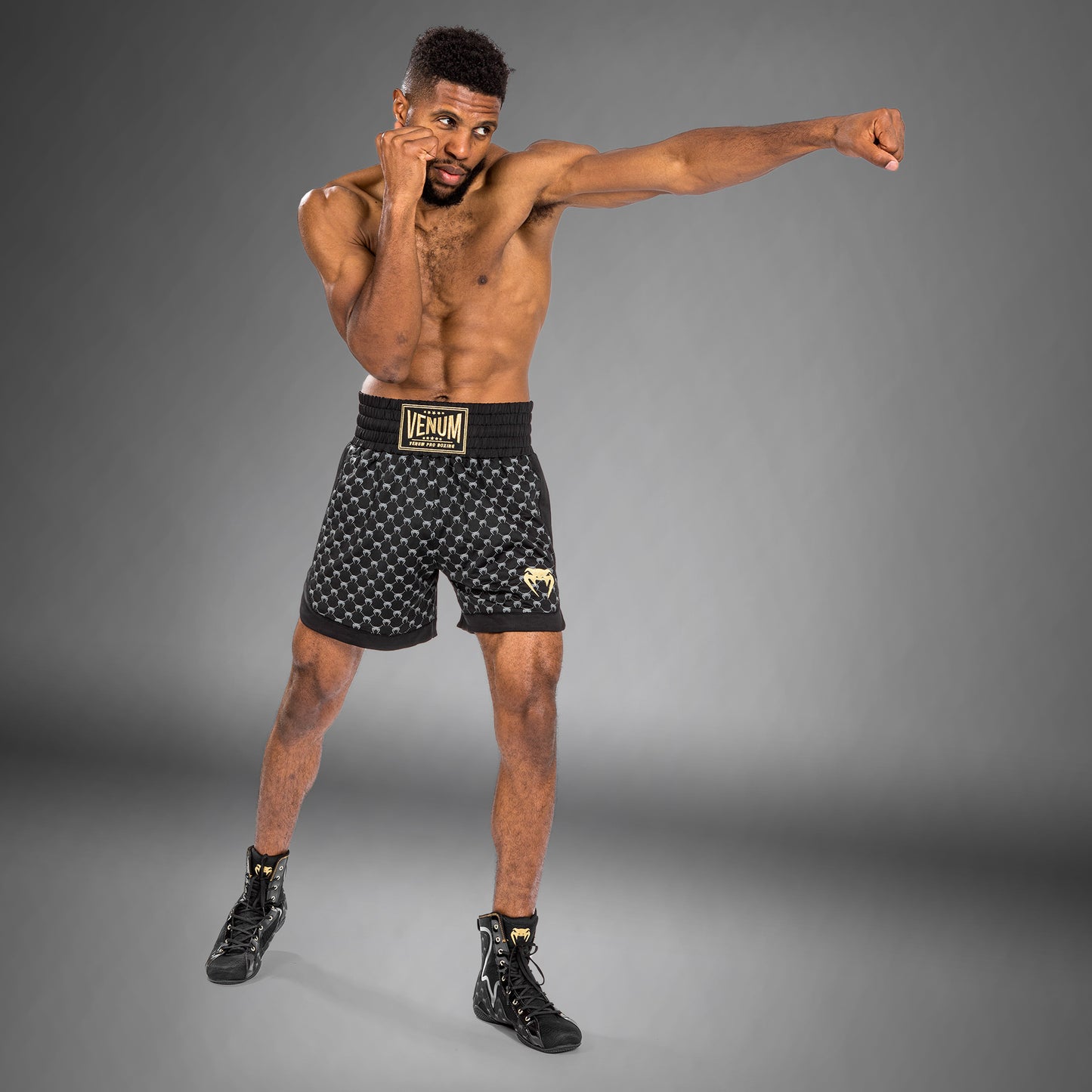 Shorts de Boxeo Venum Monogram - Negro