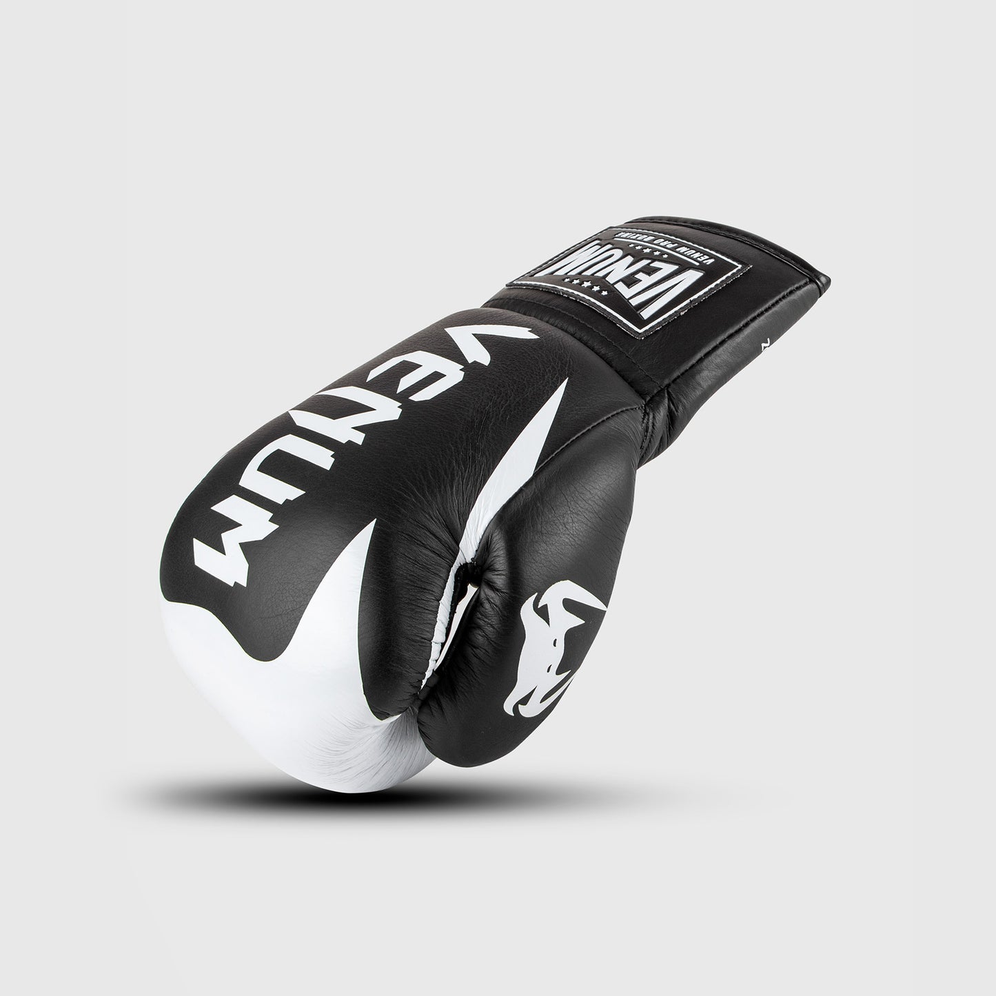 Guantes de boxeo profesionales Venum Hammer con cordones - Negro/Blanco