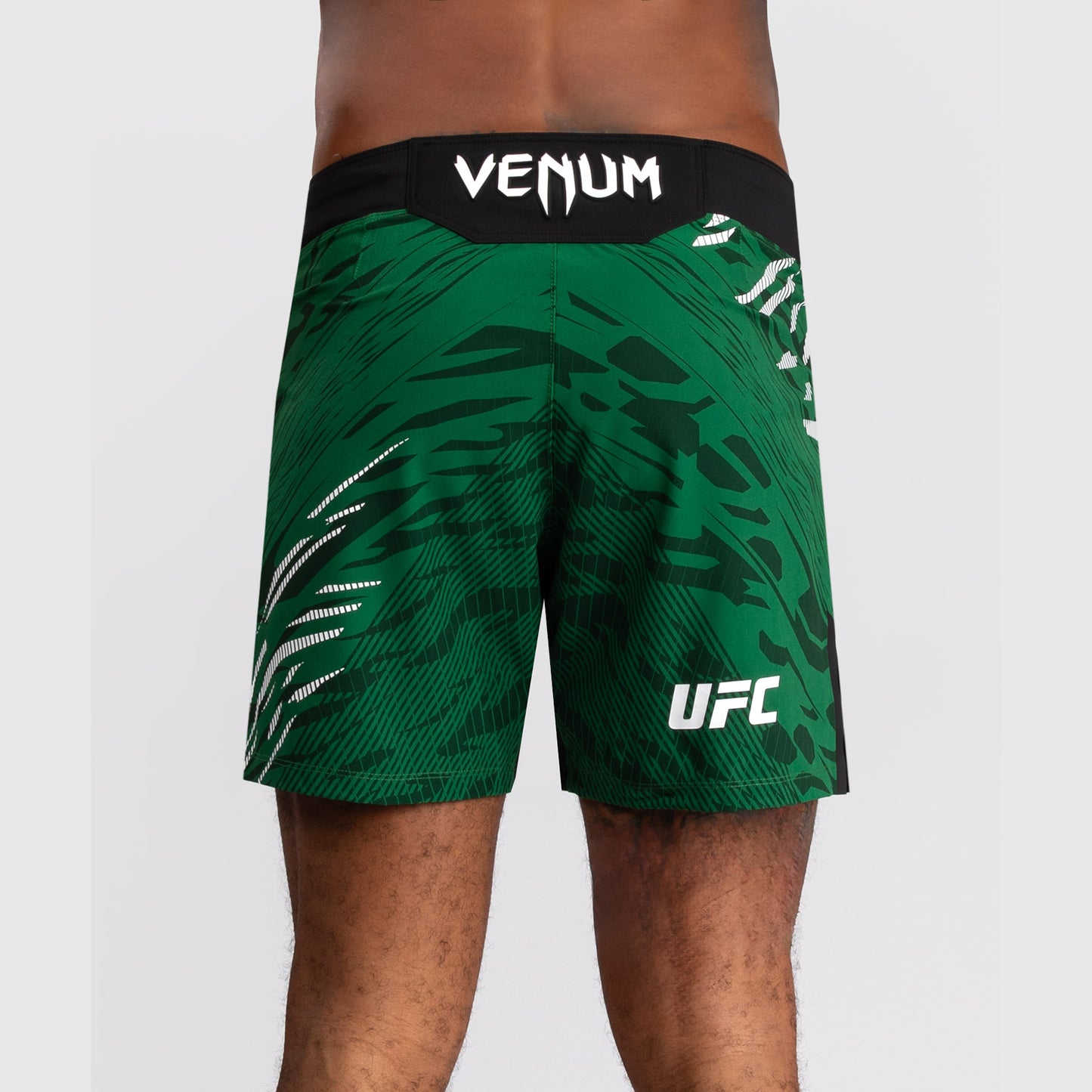 UFC Fusion by Venum Personalizados Authentic Fight Night Shorts de Lucha para Hombre - Ajuste Corto - Verde