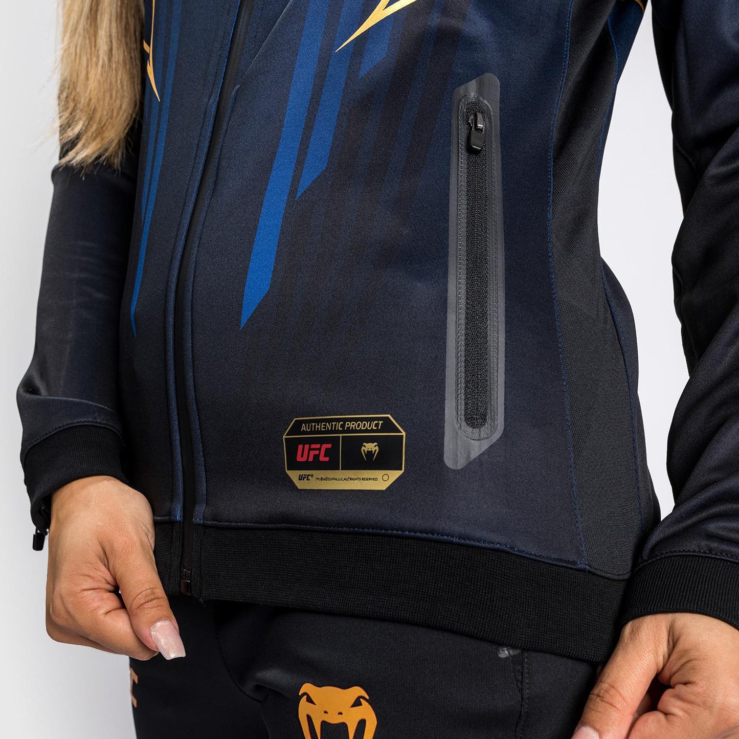 Sudadera con capucha Walkout para mujer UFC Venum Authentic Fight Night 2.0 - Midnight Edition - Champion