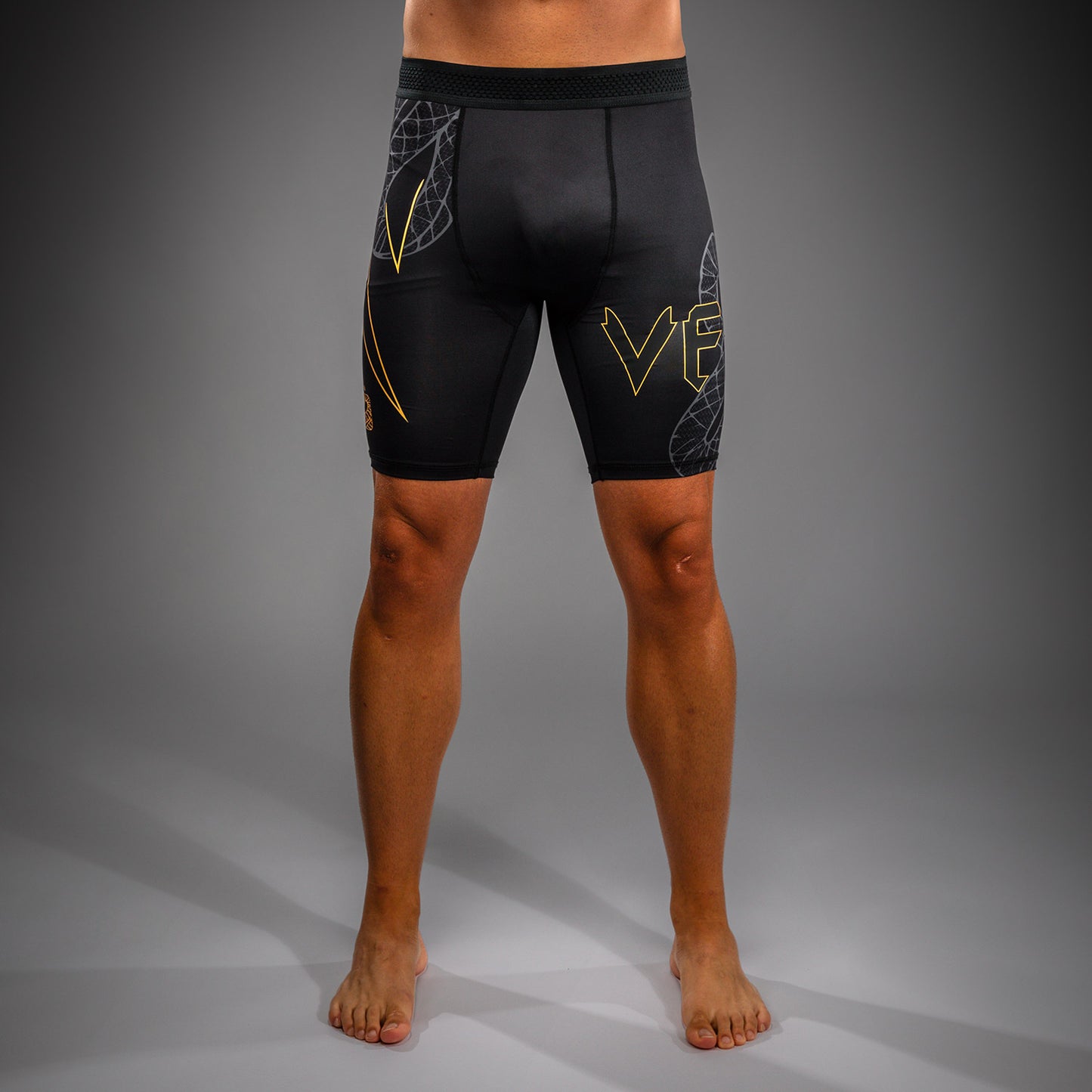 Venum Serpenti Shorts Vale Tudo – Negro/Plata/Dorado