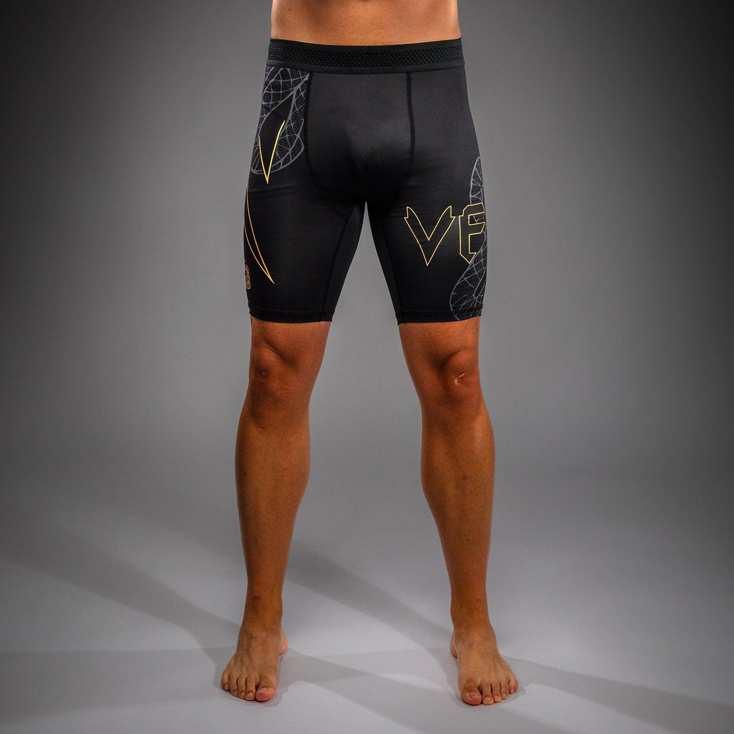 Venum Serpenti Shorts Vale Tudo – Negro/Plata/Dorado