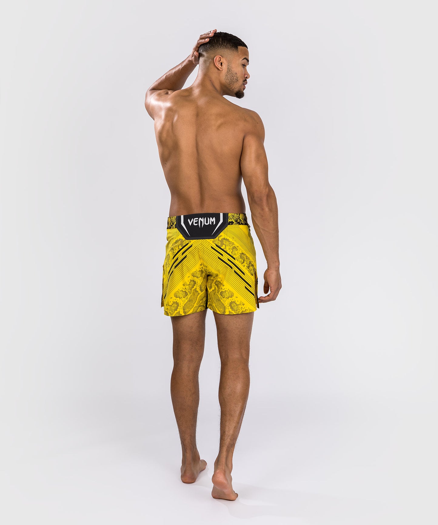 Pantalón Corto UFC Adrenaline by Venum Personalized Authentic Fight Night, Hombre - Corte Corto - Amarillo