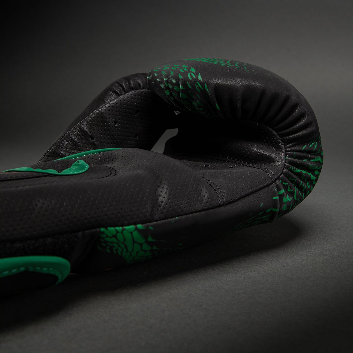 Venum Matupa Guantes de Boxeo - Negro/Verde/Oro