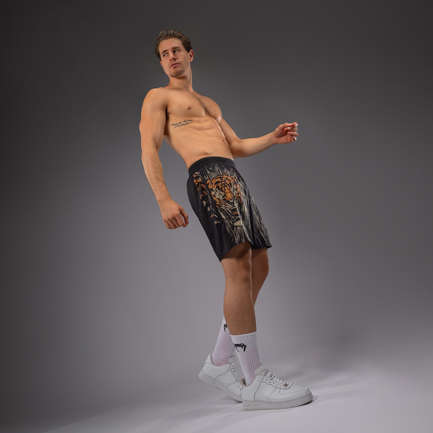Venum Tiger Pantalones Cortos de Entrenamiento para Hombre - Negro/Naranja Neón