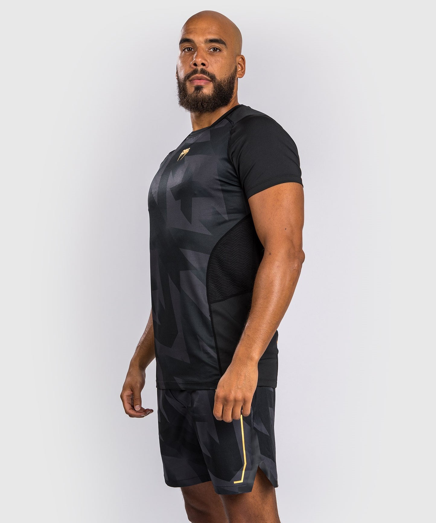 Camiseta Venum Razor Dry Tech - Negro/Oro