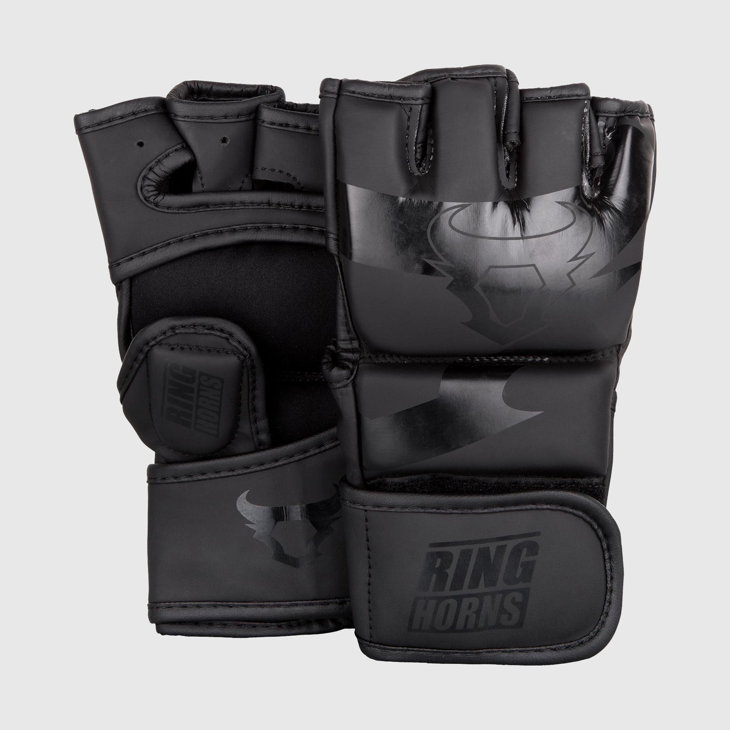 Ringhorns Charger by Venum Guantes de MMA - Negro/Negro