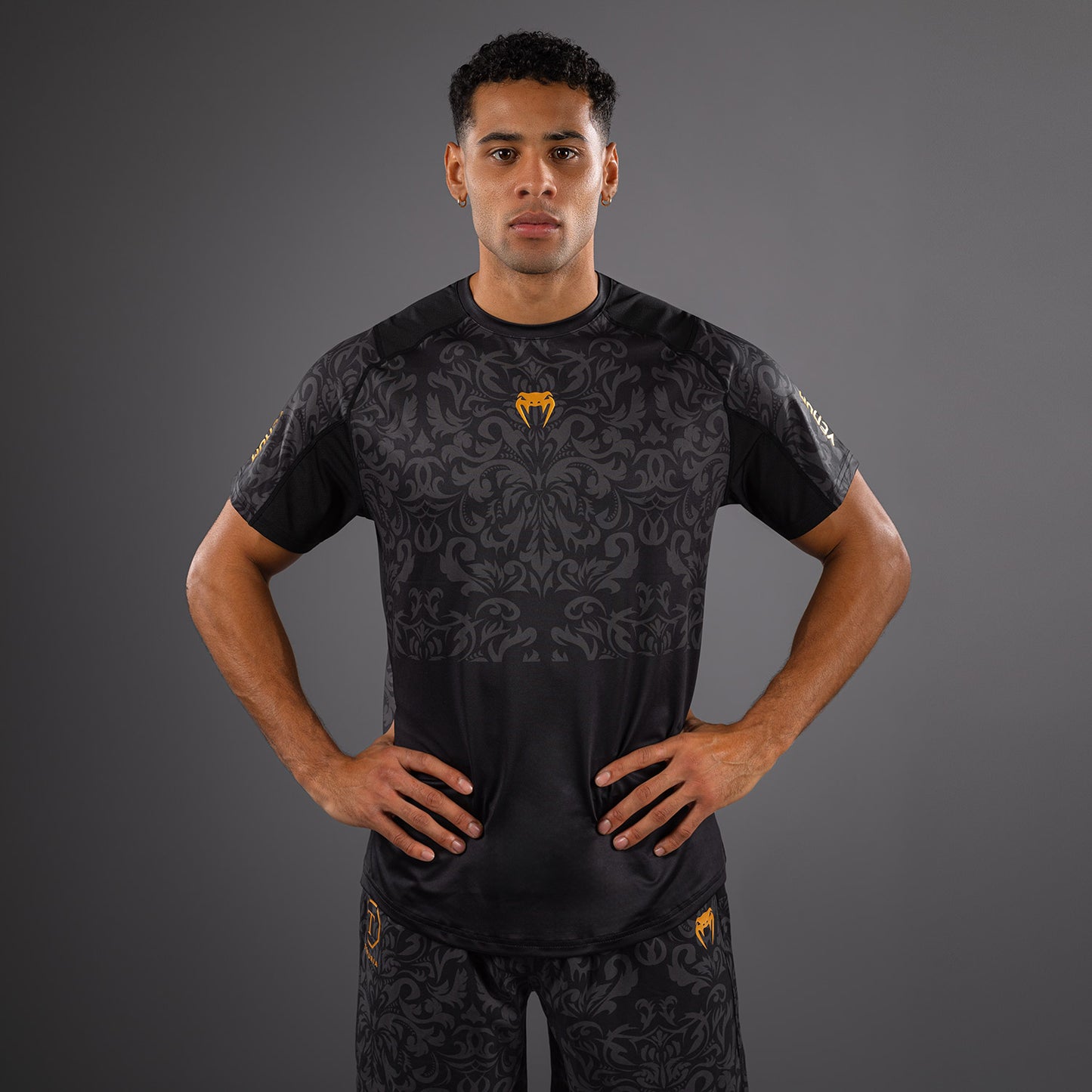 Venum x Topuria Unmatched Edition Camiseta Dry-Tech - Negro/Dorado