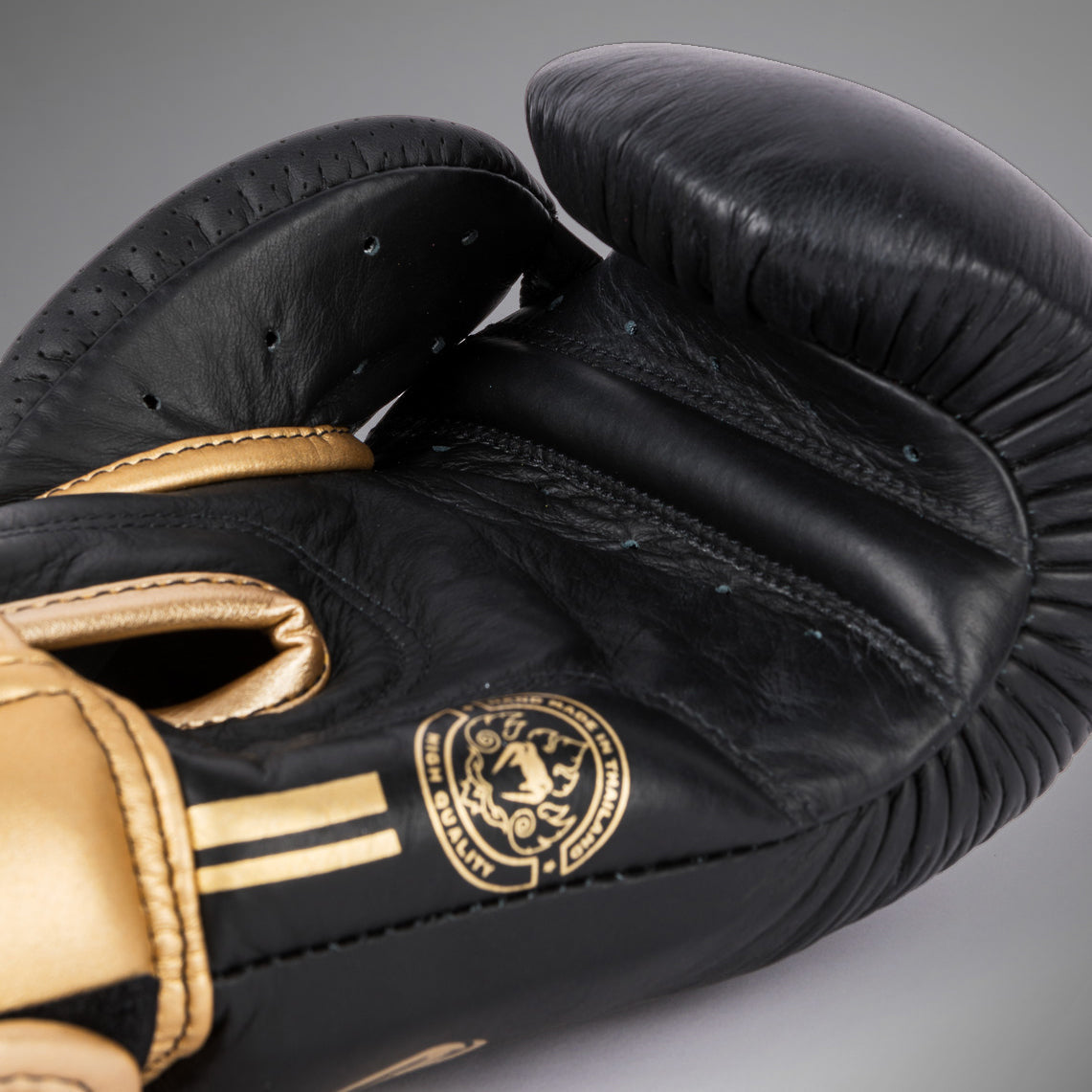 Guantes de boxeo Venum Power 2.0 - Negro/Dorado