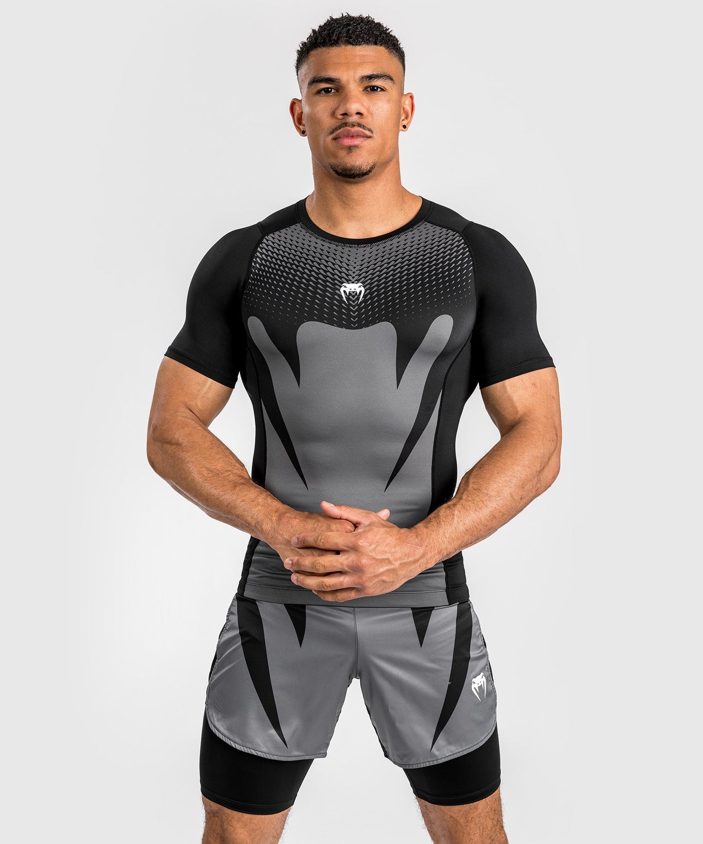 Venum Attack Rashguard de Manga Corta para Hombre - Negro/Gris