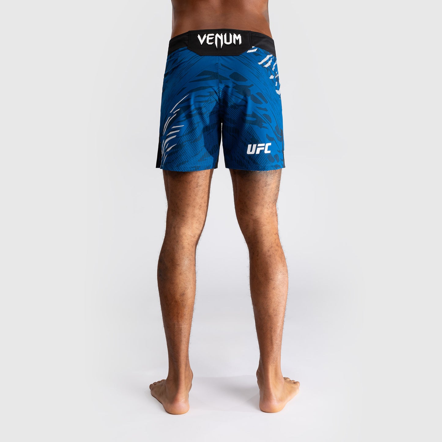 UFC Fusion by Venum Personalizados Authentic Fight Night Shorts de Lucha para Hombre - Ajuste Corto - Azul