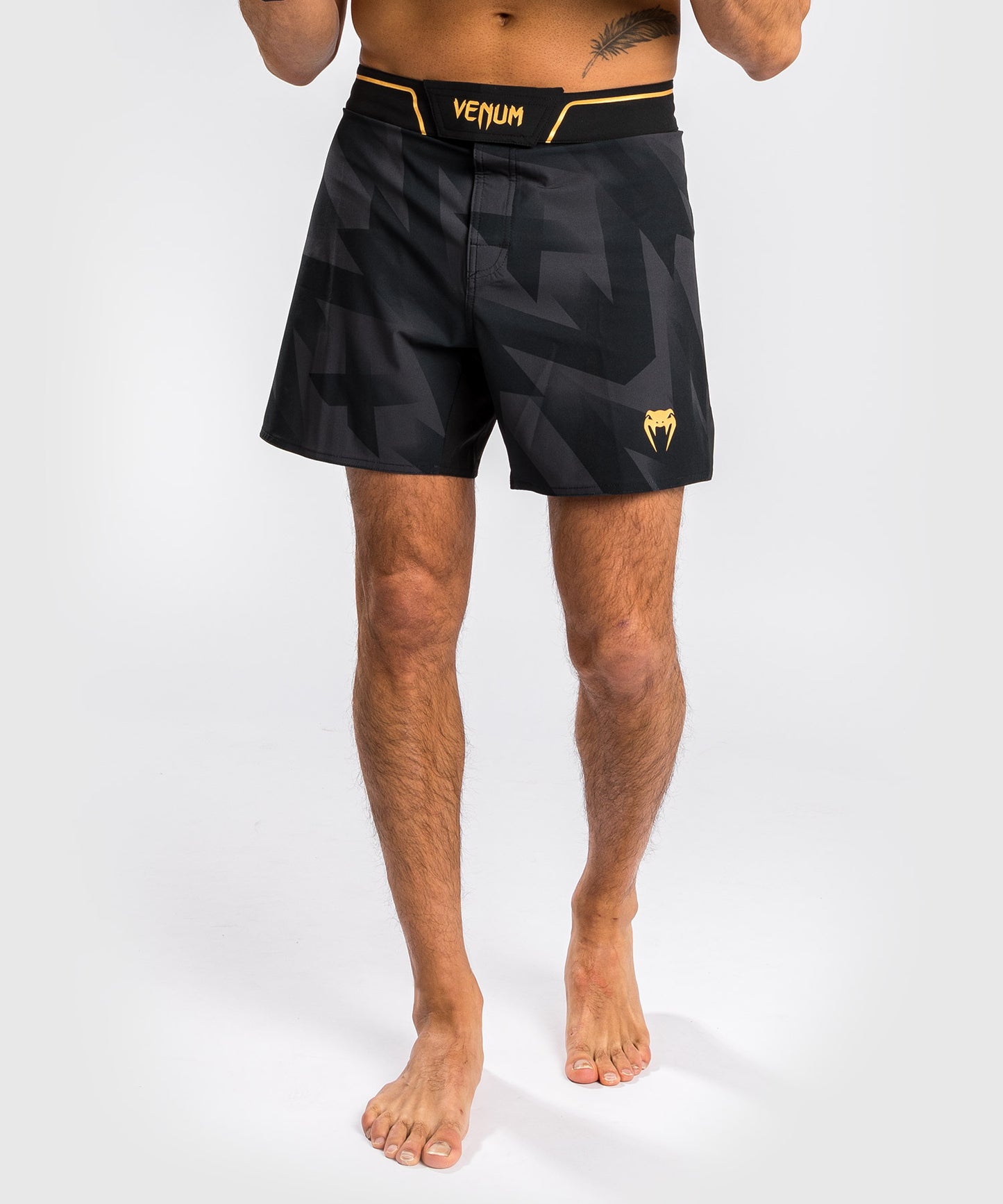 Pantalones Cortos de MMA Venum Razor - Negro/Oro