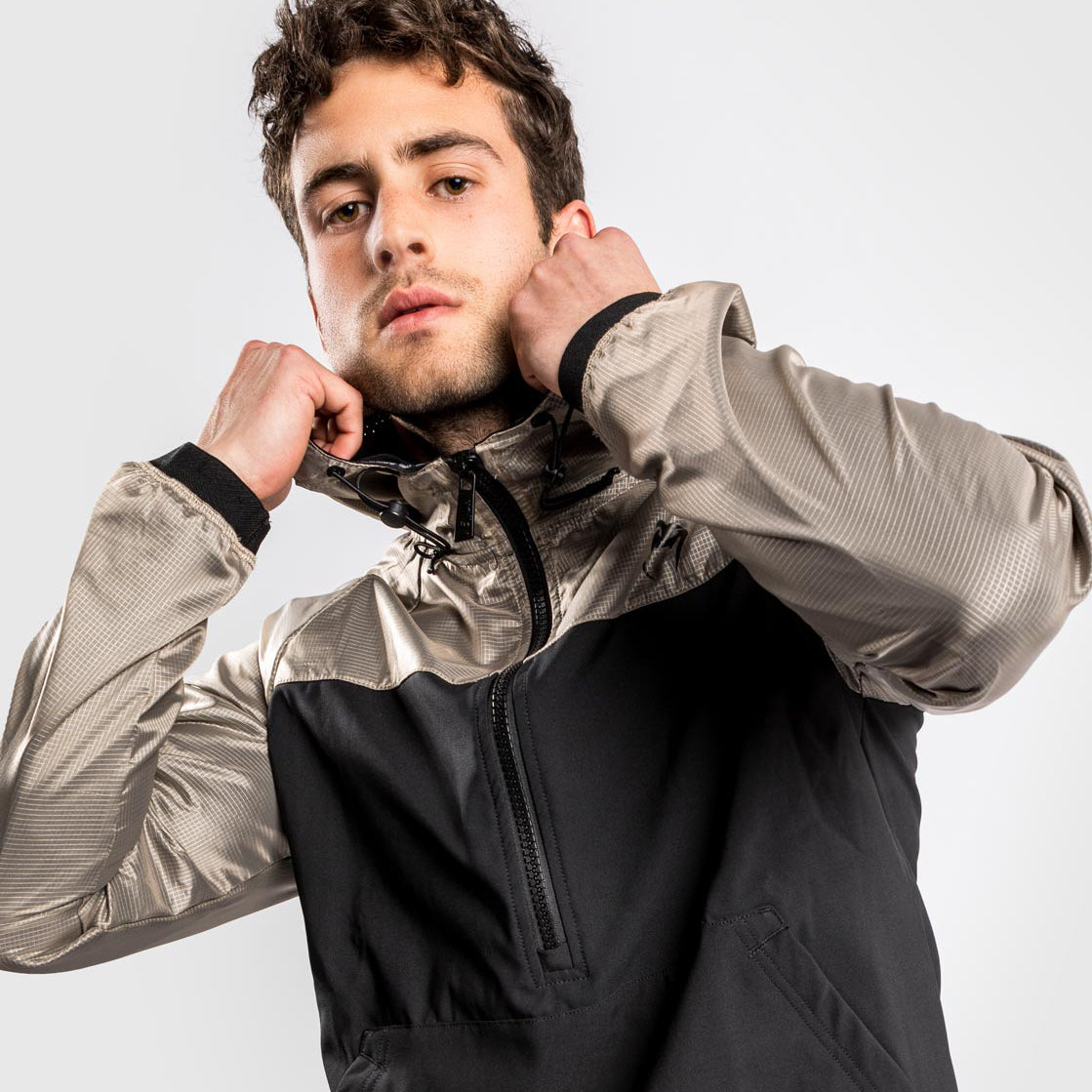 Sudadera con capucha Venum Laser XT - Negro/Arena