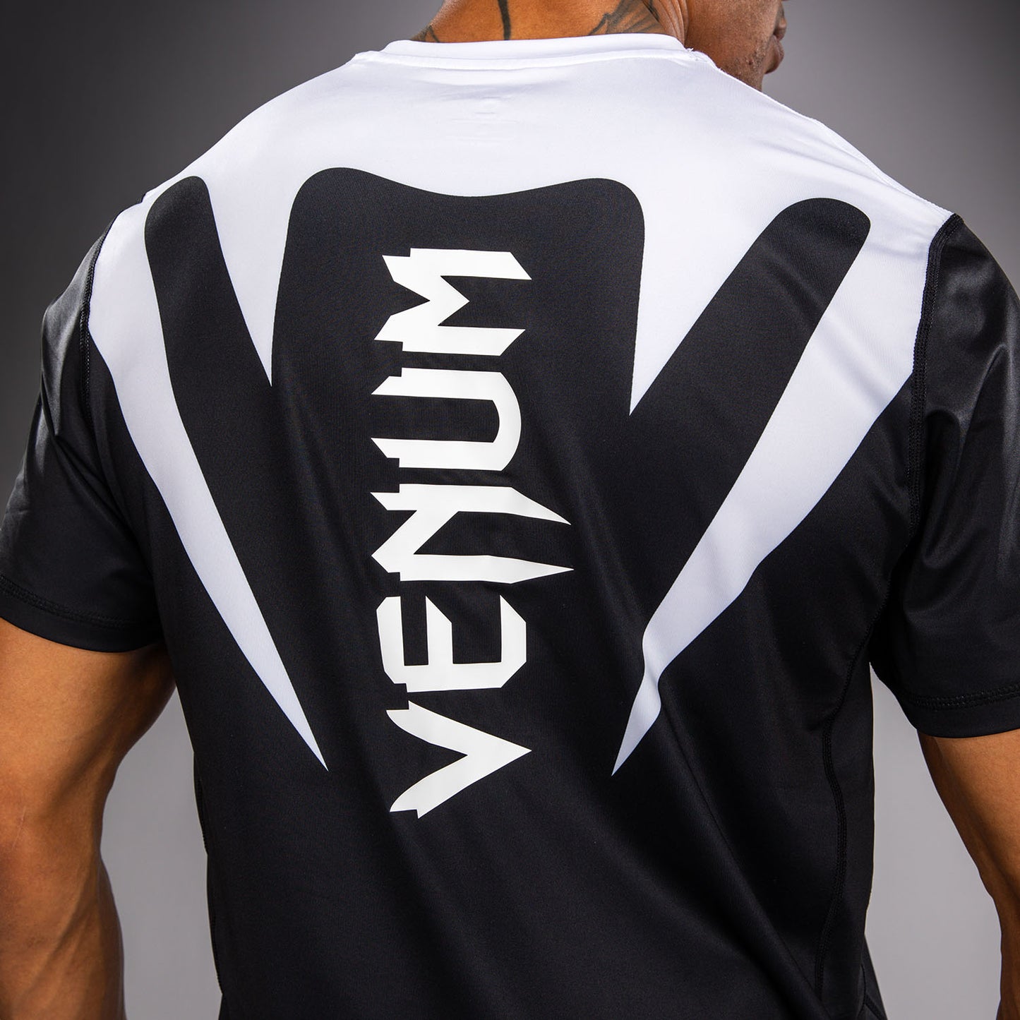 Venum Attack 90 Camiseta Dry Tech – Blanco/Negro