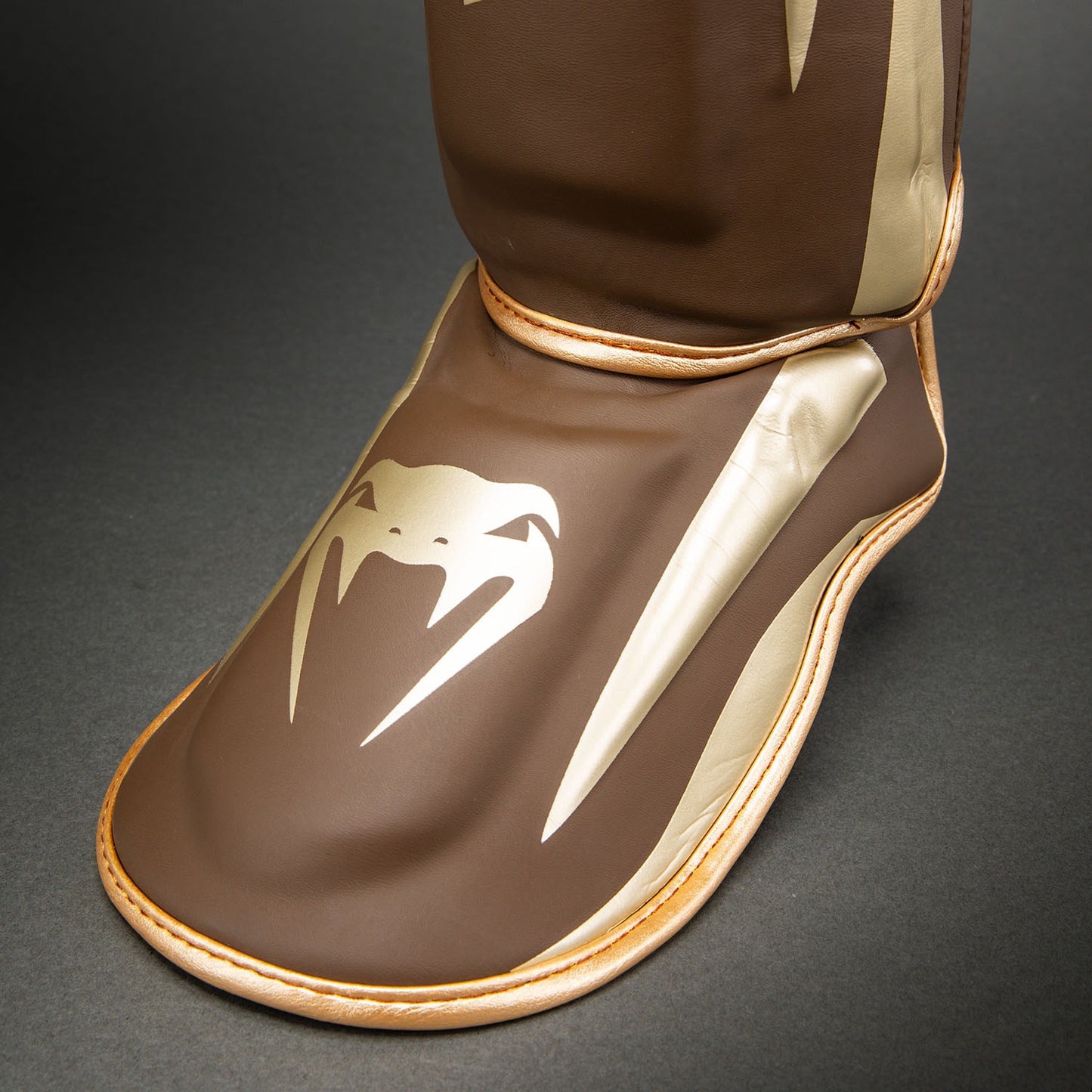 Venum Elite Protectores de Espinilla - Marrón Oscuro