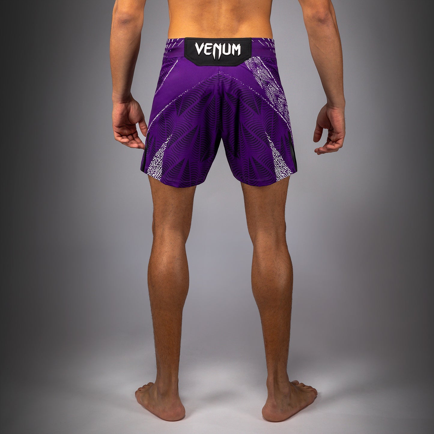 UFC Zenith by Venum Authentic Fight Night Short de pelea ajuste corto Hombre - Morado