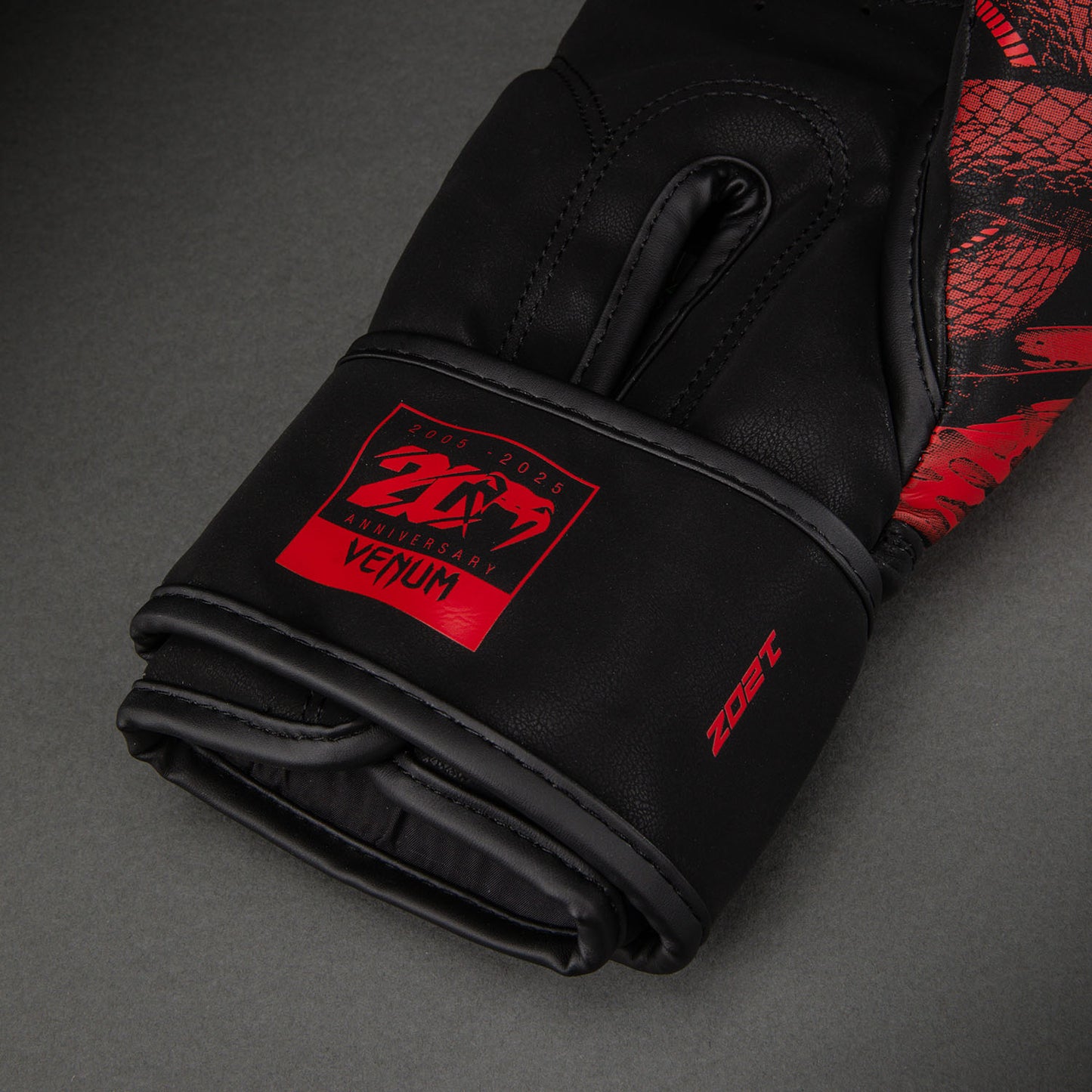 Venum 20th Anniversary Guantes de Boxeo - Negro/Rojo