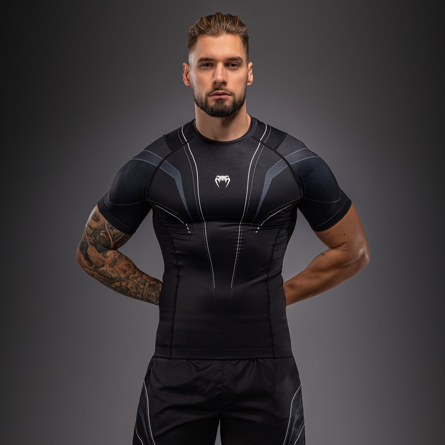 Venum Streamline Rashguard Manga Corta – Negro/Blanco