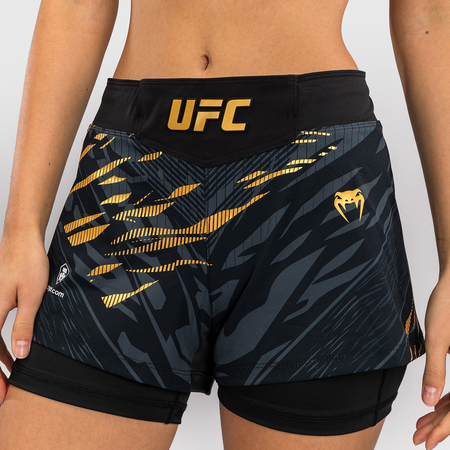 UFC Fusion by Venum Authentic Fight Night Shorts de Lucha para Mujer - Champion