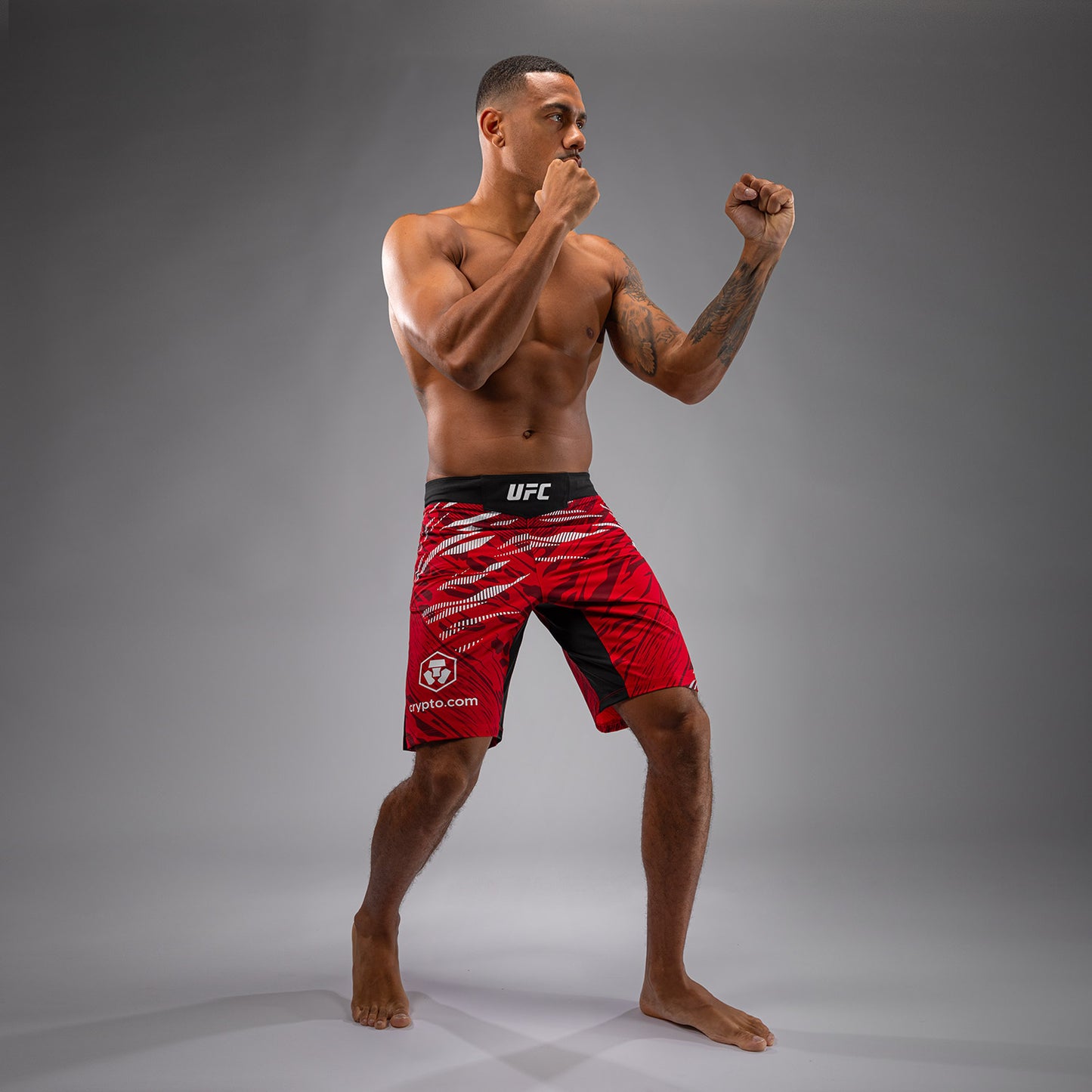 UFC Fusion by Venum Authentic Fight Night Shorts de Lucha para Hombre - Ajuste Largo - Rojo