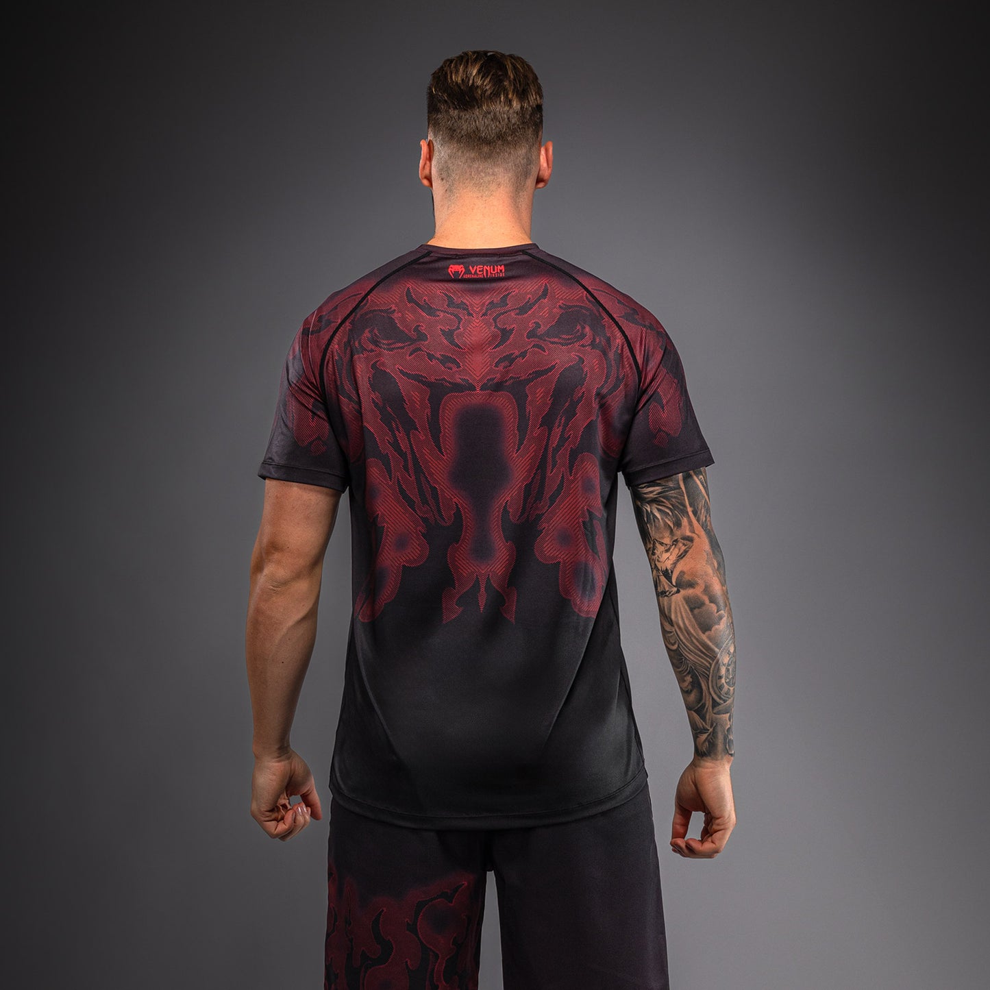 Venum Spectre Camiseta Dry Tech – Negro/Rojo