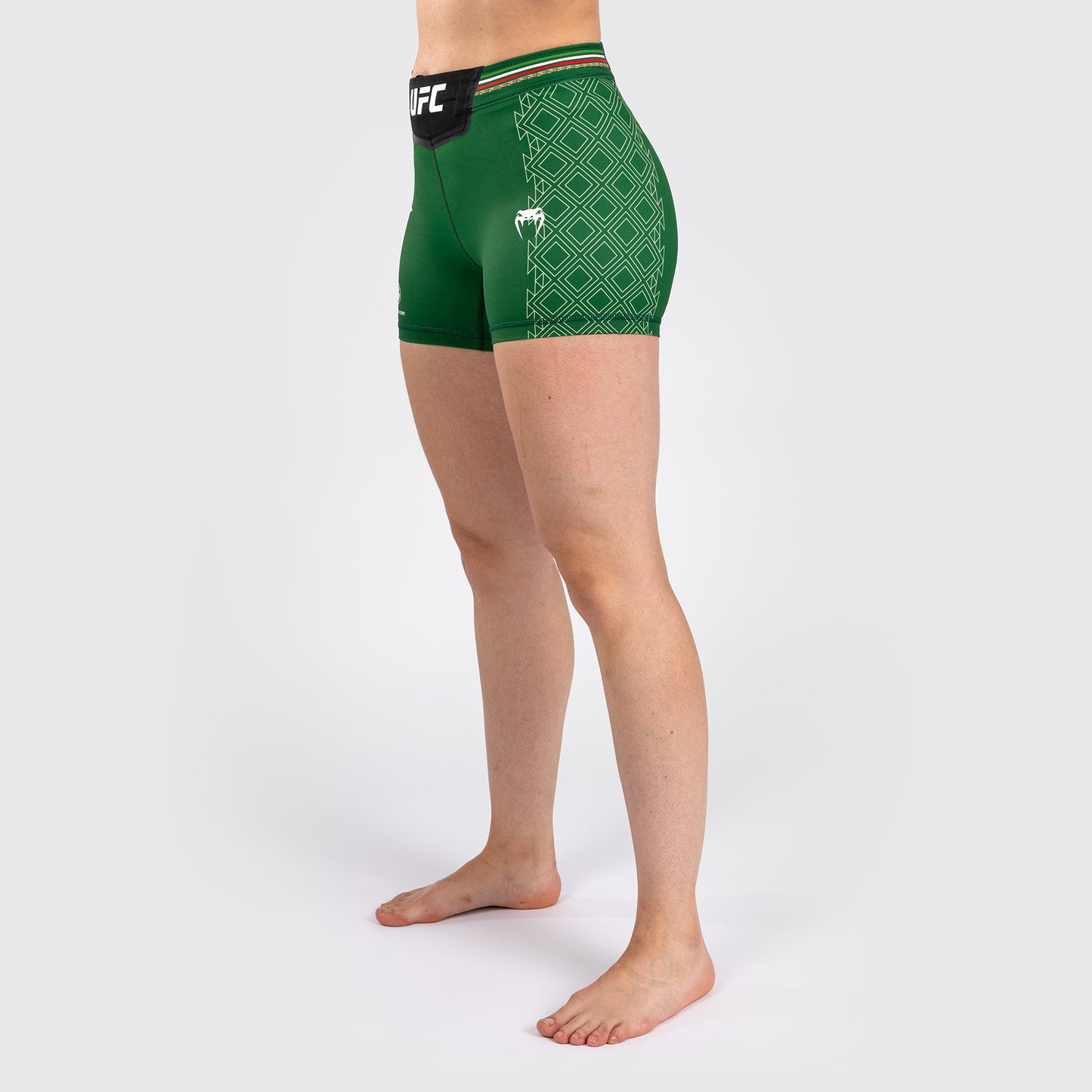 Noche UFC by Venum Authentic Fight Night Pantalones cortos Vale Tudo para mujer - Corte corto - Verde