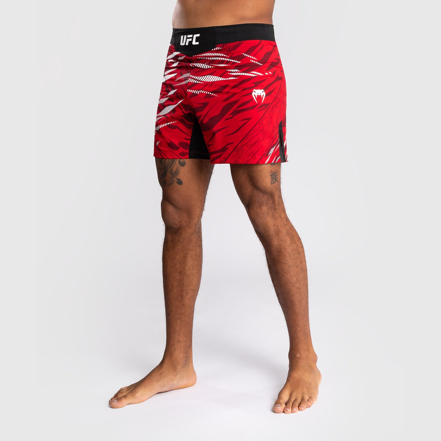 UFC Fusion by Venum Personalizados Authentic Fight Night Shorts de Lucha para Hombre - Ajuste Corto - Rojo