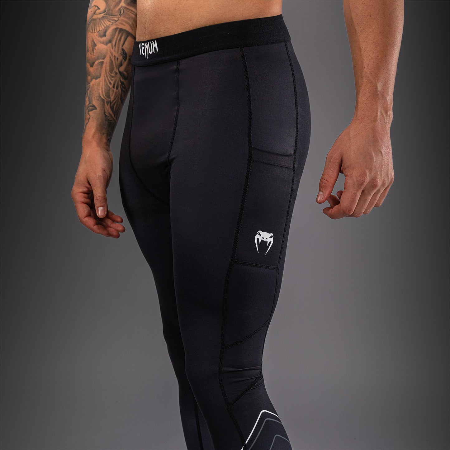 Venum Streamline Spats – Negro/Blanco